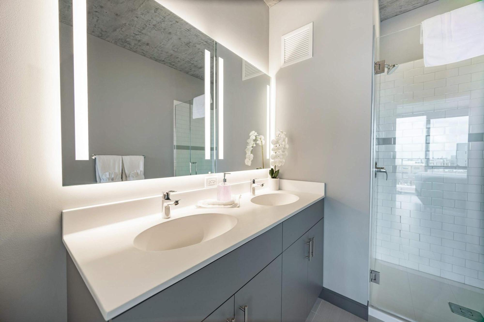 Sophisticated 3br - New Modern And Luxurious