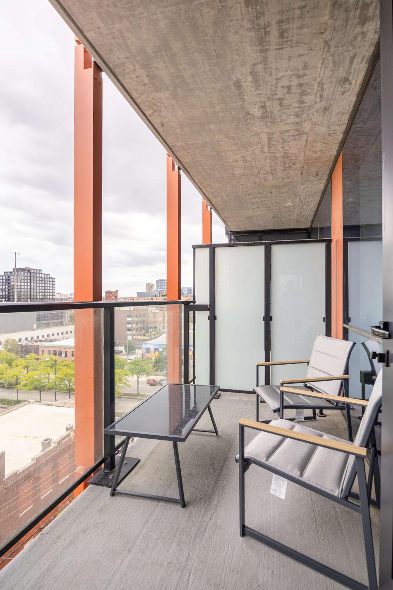 Sophisticated 3br - New Modern And Luxurious Apartment *