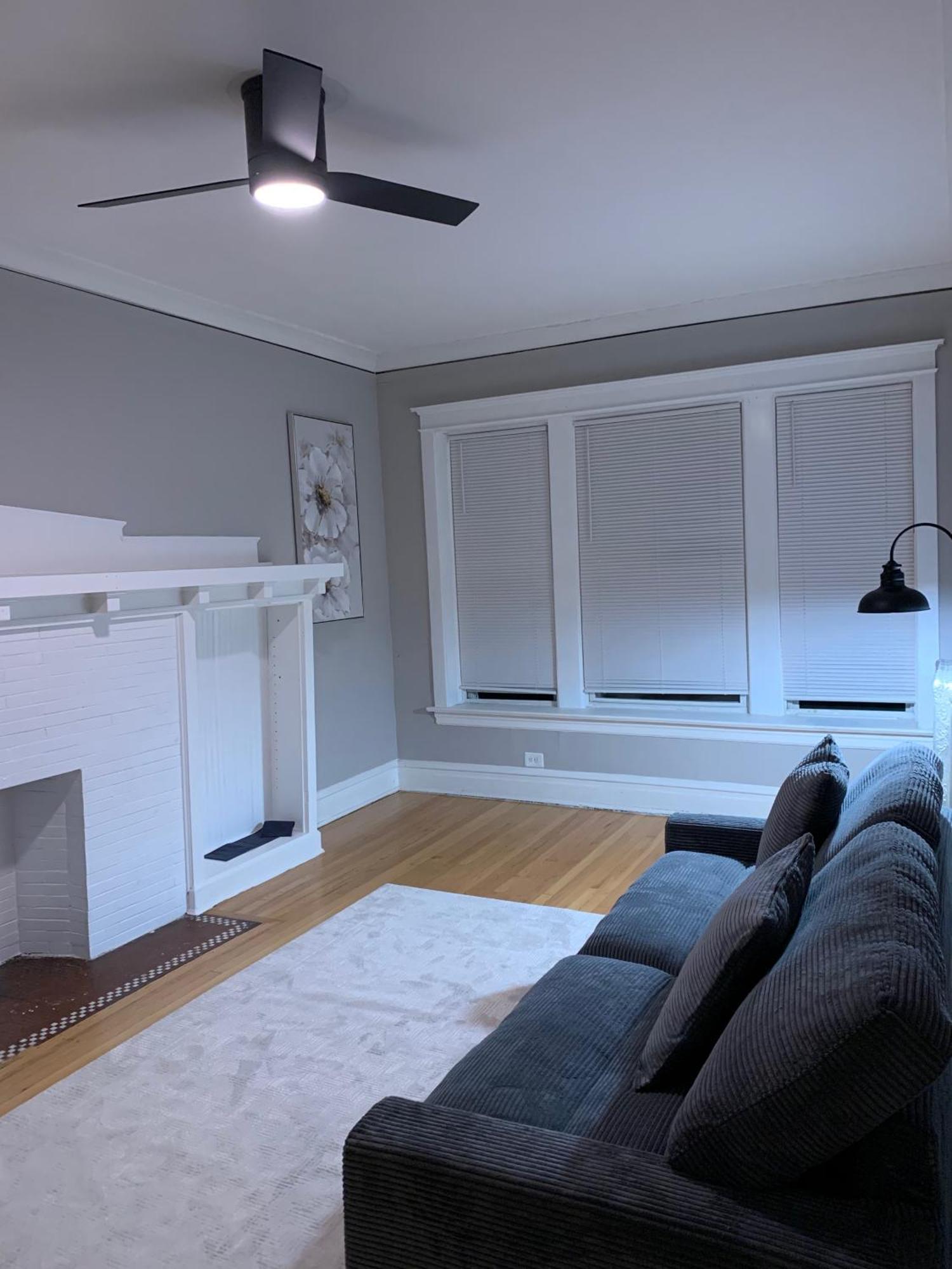 Apartment Entire With Private Balcony