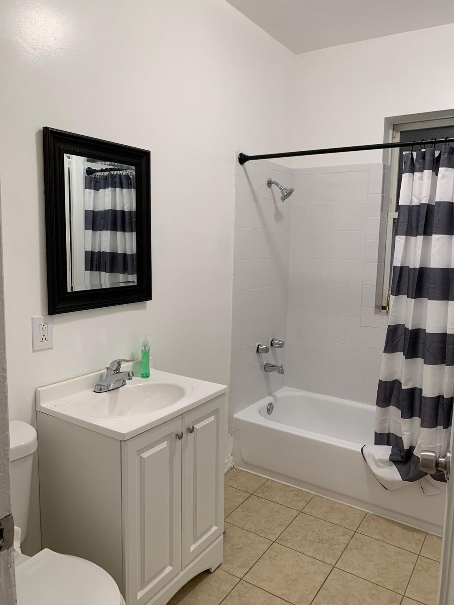 Entire With Private Balcony * Chicago