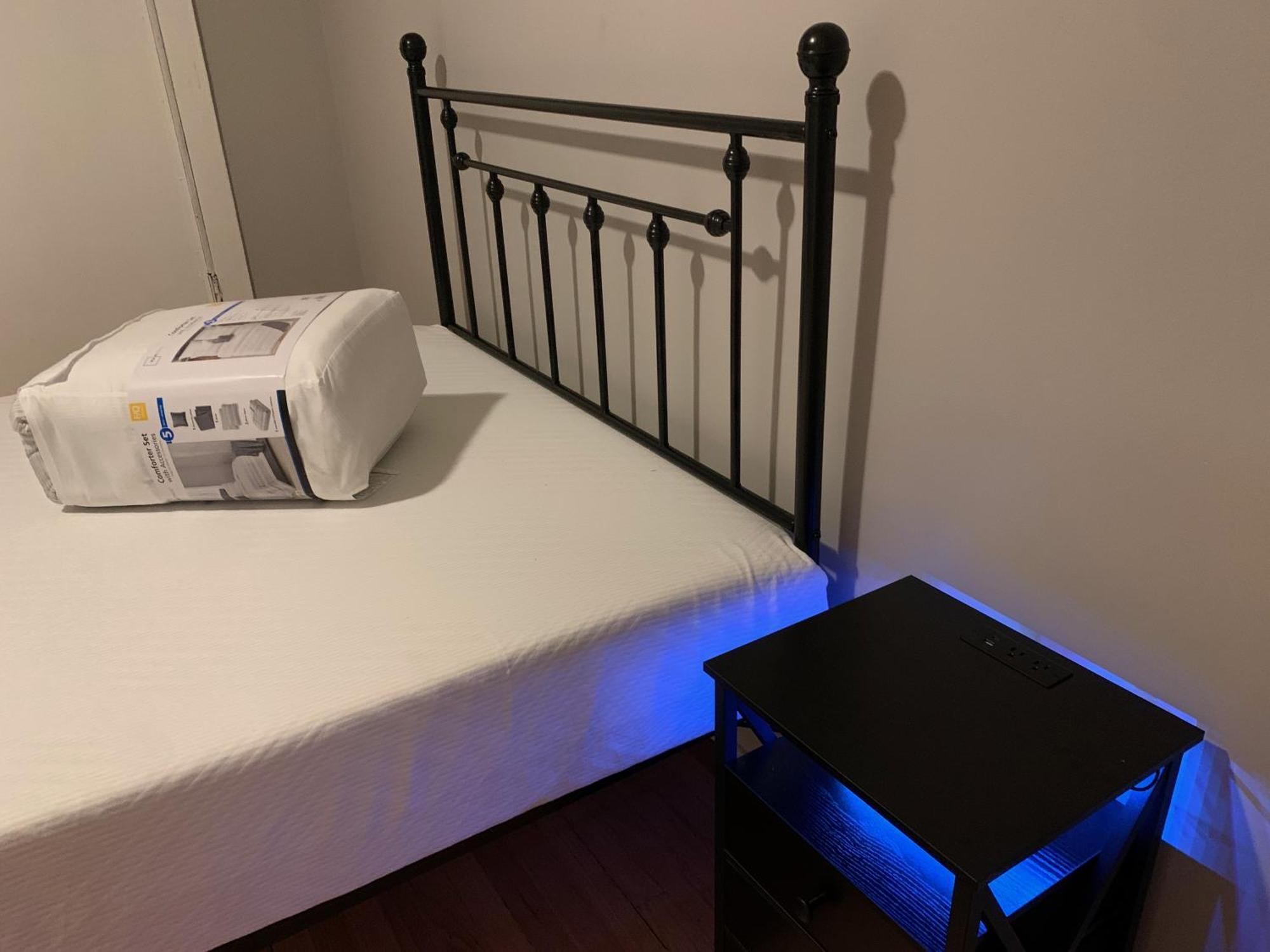 Apartment Entire With Private Balcony *