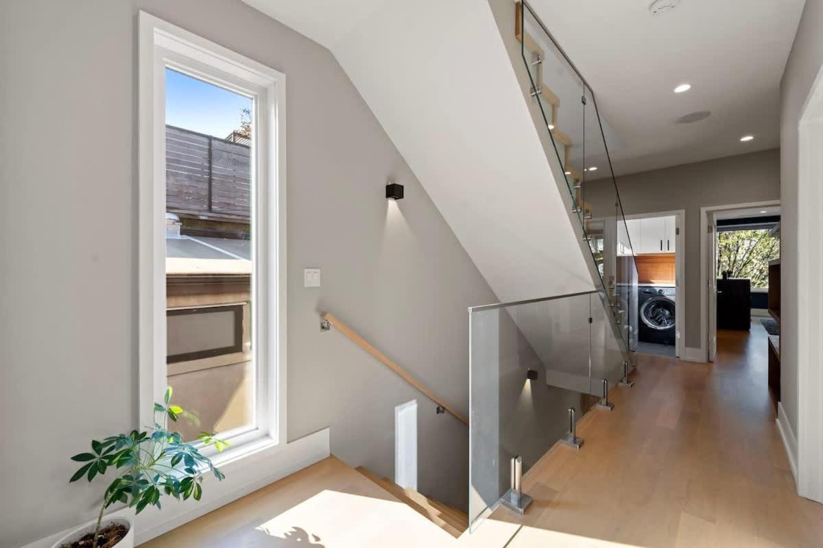 Stunning 5br In Heart Of With 2 Rooftops Hébergement de vacances *