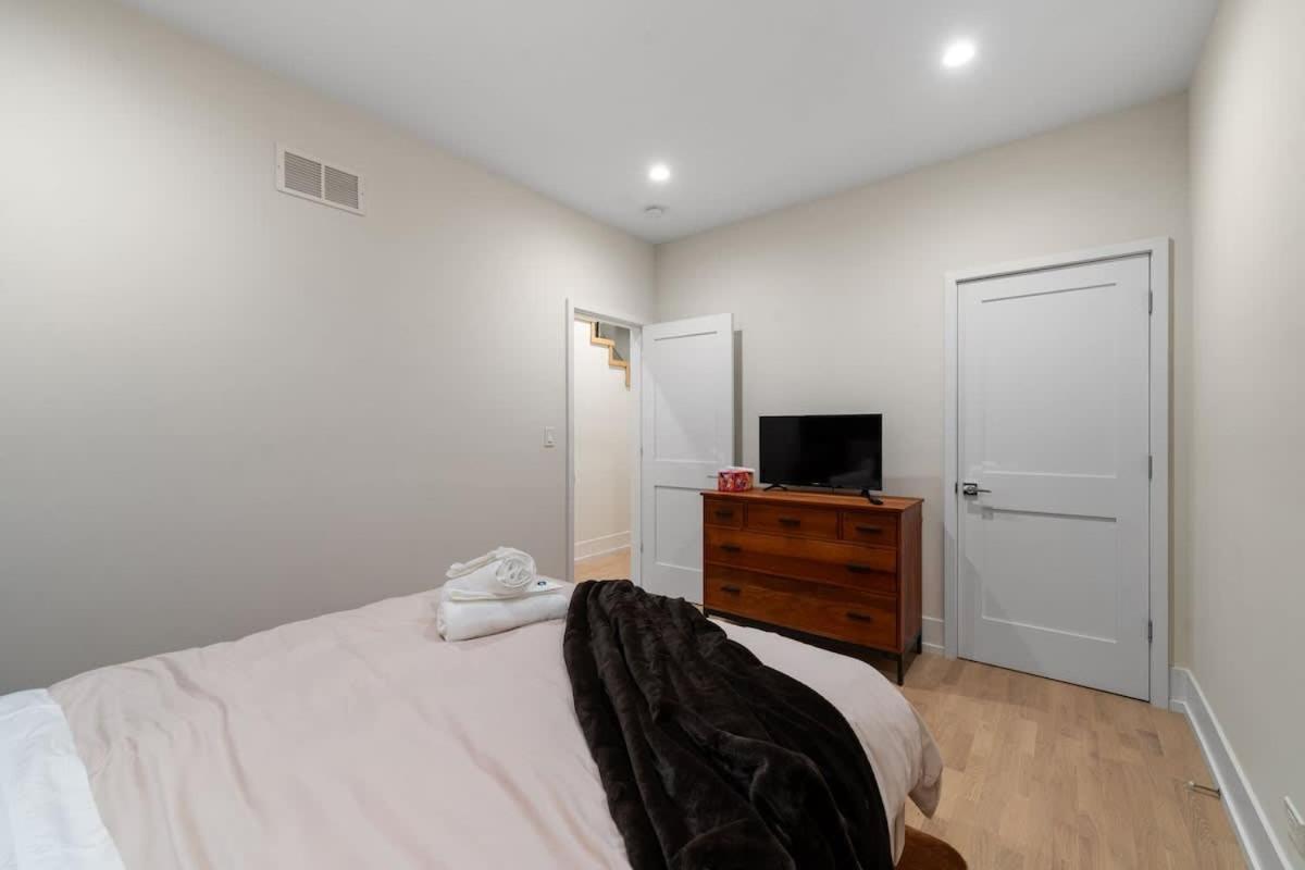 Stunning 5br In Heart Of With 2 Rooftops Hébergement de vacances
