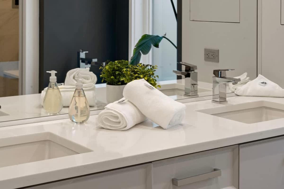 Stunning 5br In Heart Of With 2 Rooftops Hébergement de vacances