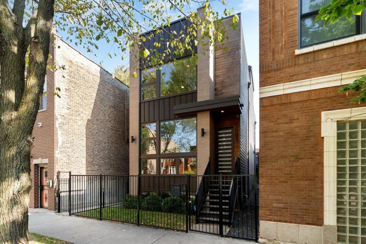 Hébergement de vacances Stunning 5br In Heart Of With 2 Rooftops *