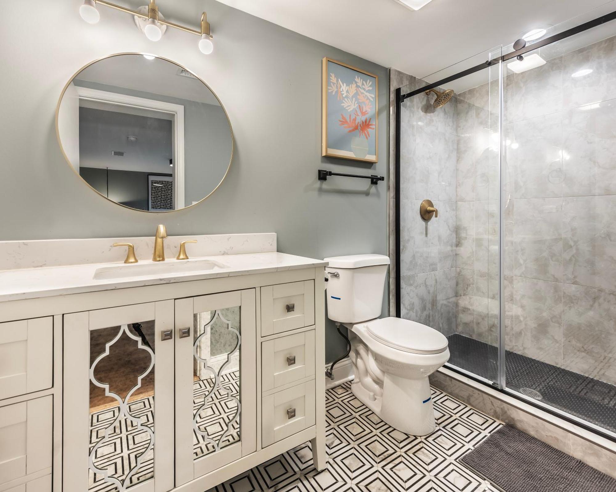 Drexel Apartments, Downtown Hyde Park