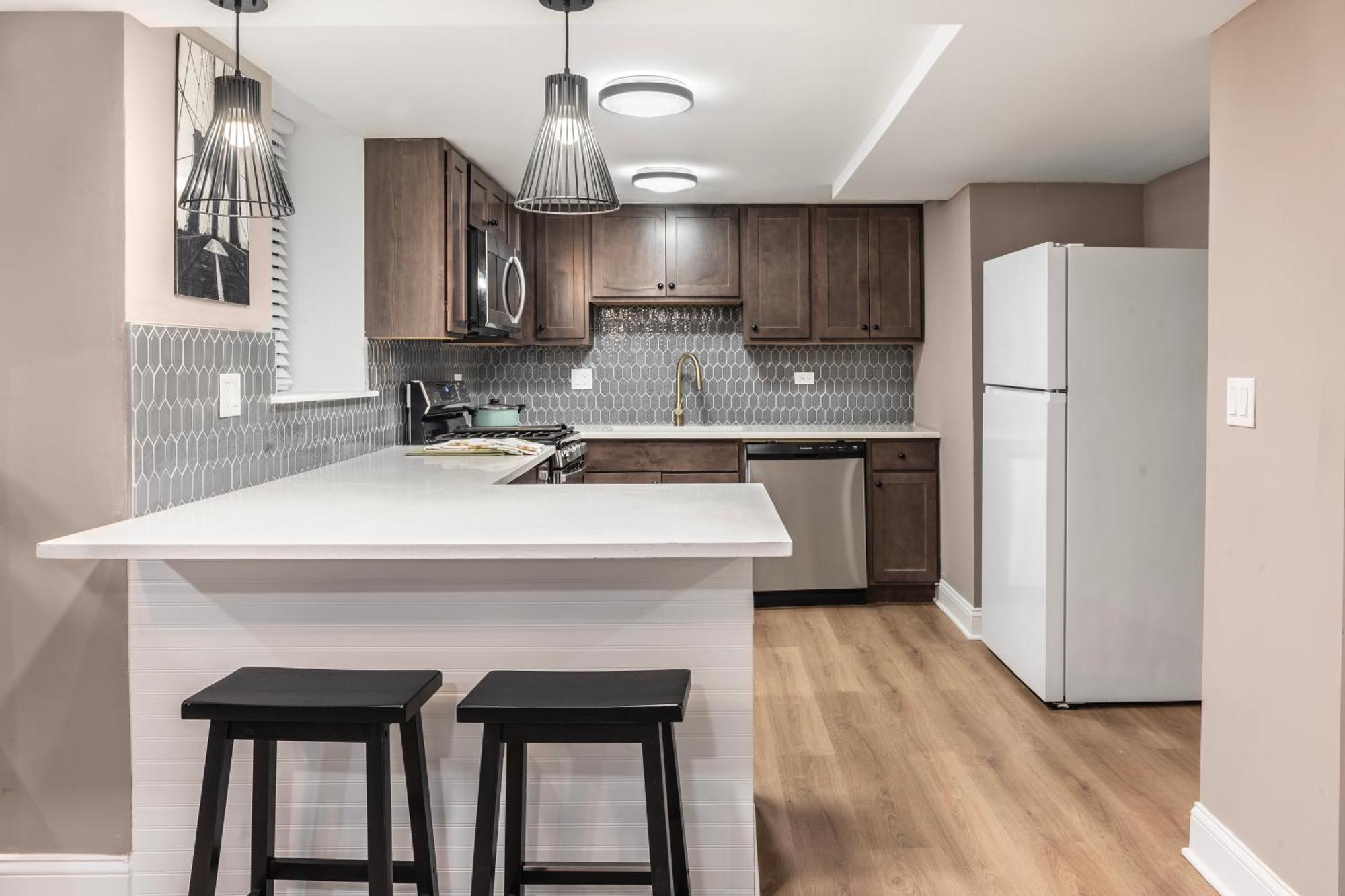 Drexel Apartments, Downtown Hyde Park Chicago