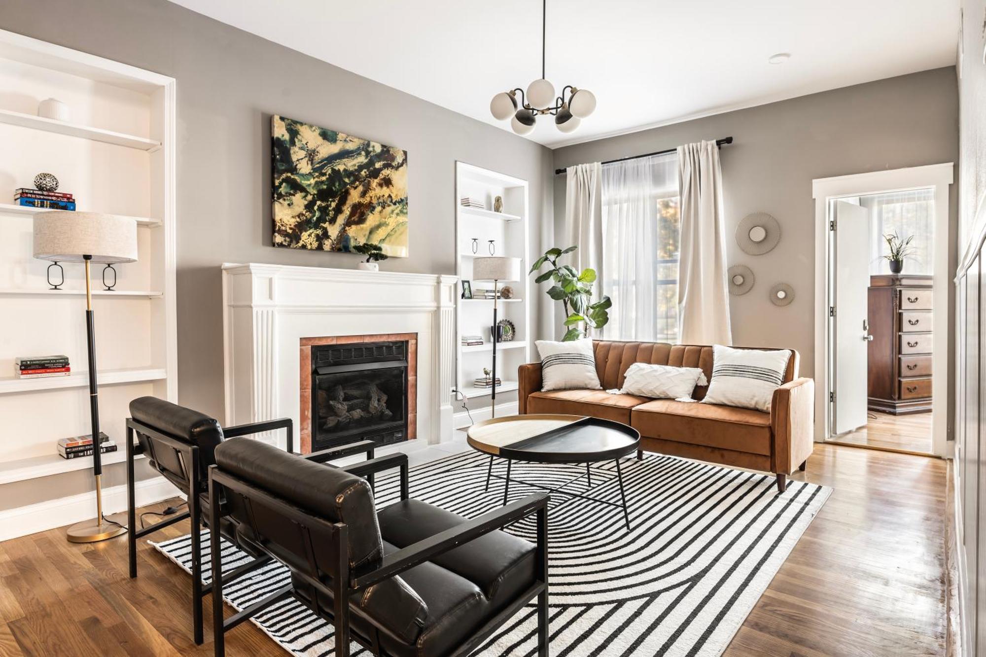 Drexel Apartments, Downtown Hyde Park *