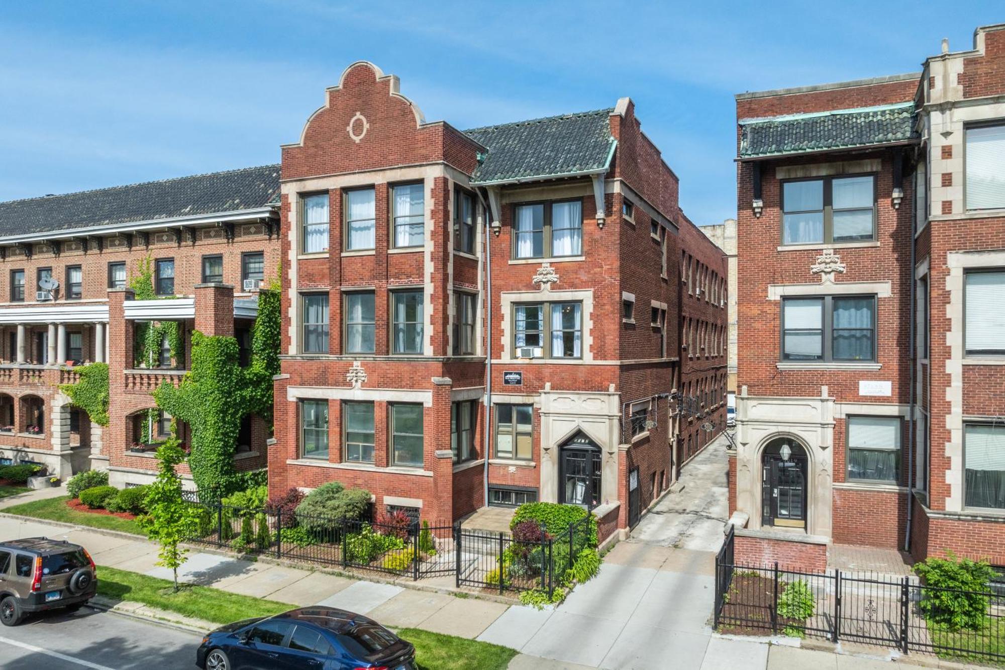 Drexel Apartments, Downtown Hyde Park * Chicago