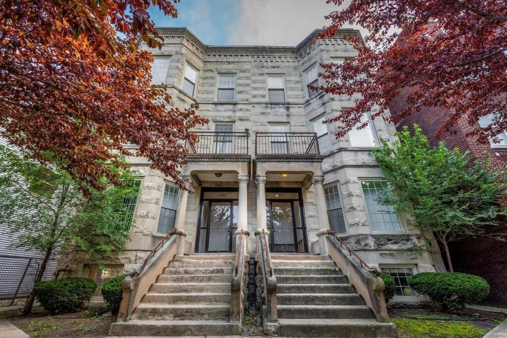 Apartamento Near Uchicago & Metra & Hot Tub & Jacuzzi Escape