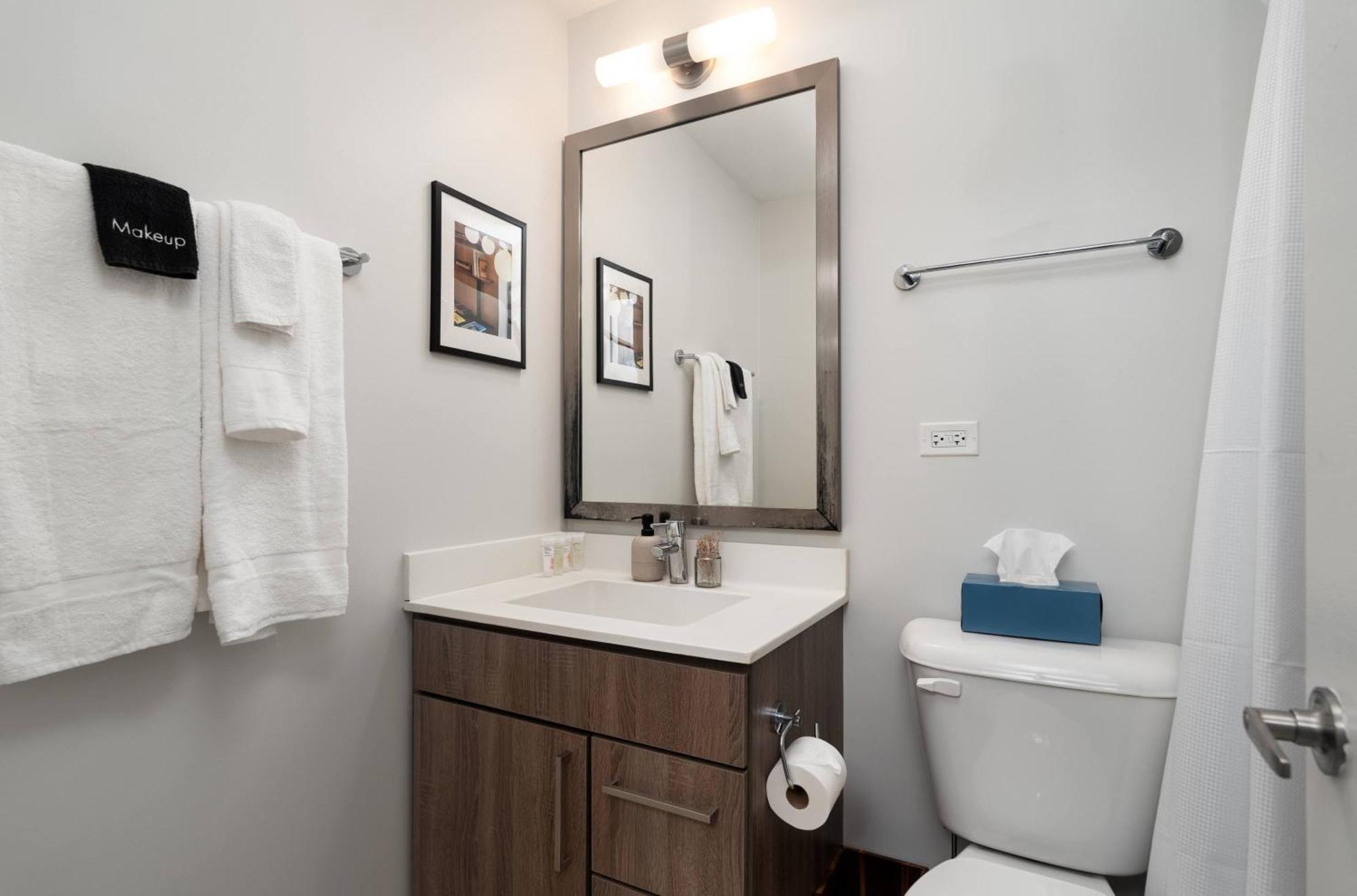 Flexhome Medical District 1br With Pool And Gym * Chicago