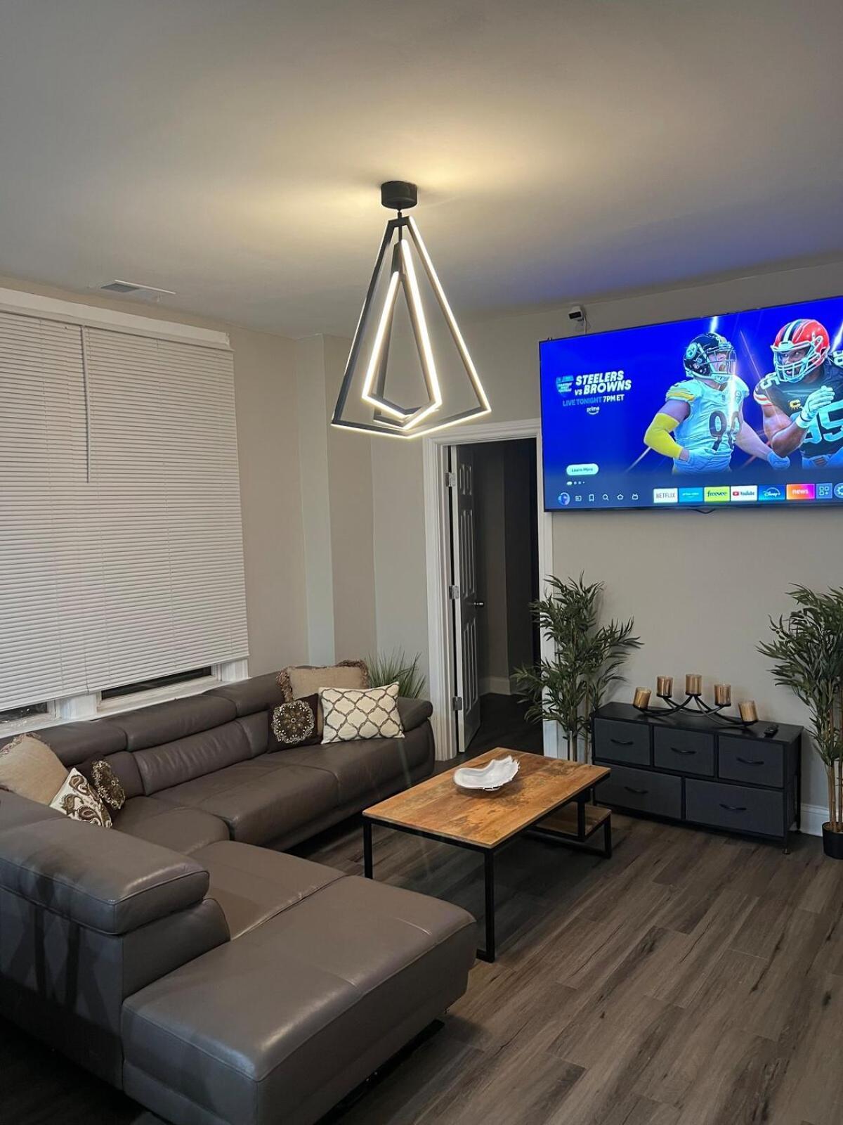 Chic Retreat Apartment Chicago