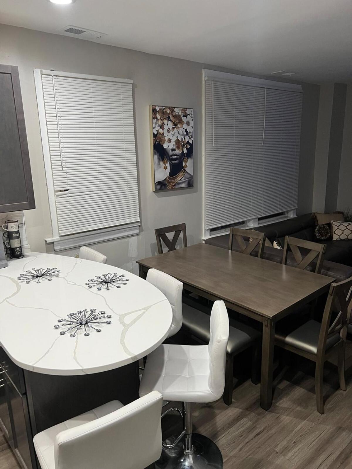 Apartment Chic Retreat Chicago