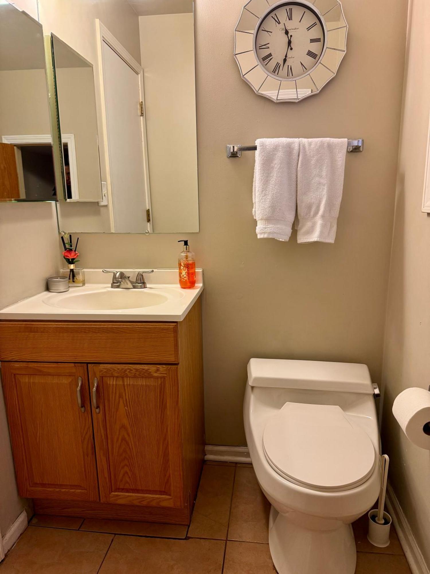 Holiday home Designer Themed 4 Bedroom In Location With Patio And Fireplace *