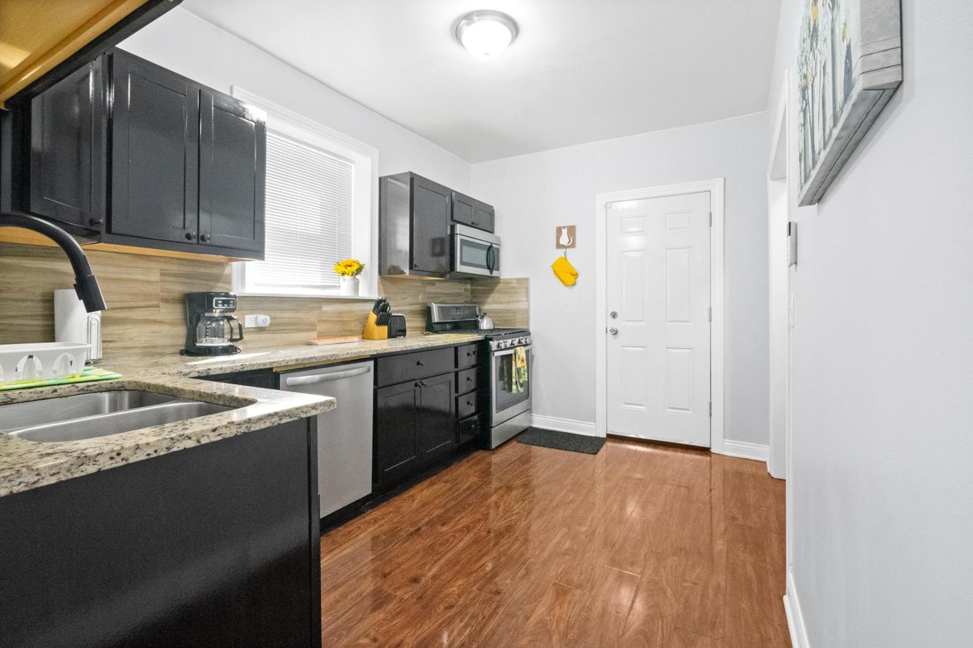 420 Long Term 2 Bedroom Laundry Private Parking Apartamento *