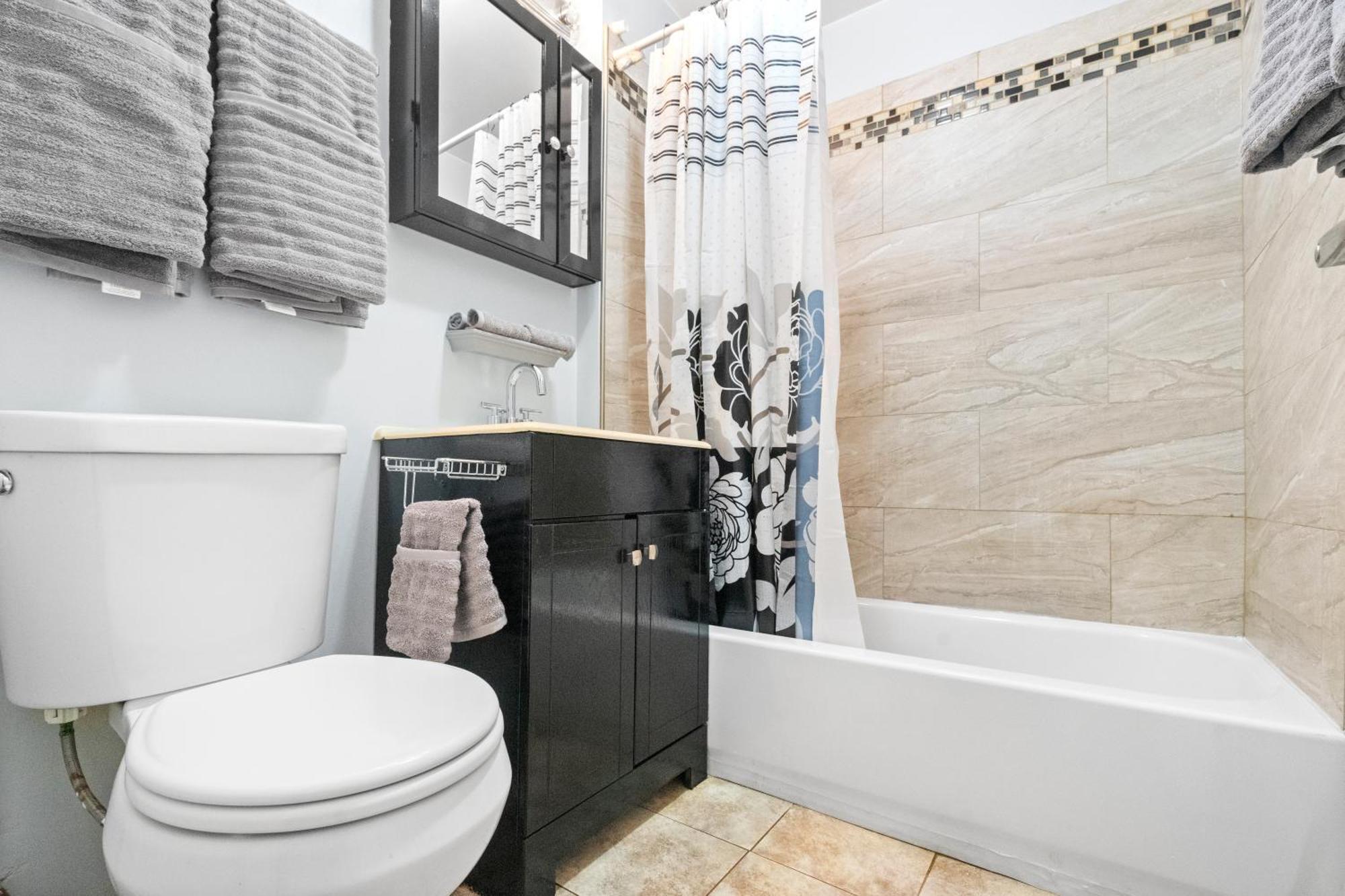 Apartamento 420 Long Term 2 Bedroom Laundry Private Parking