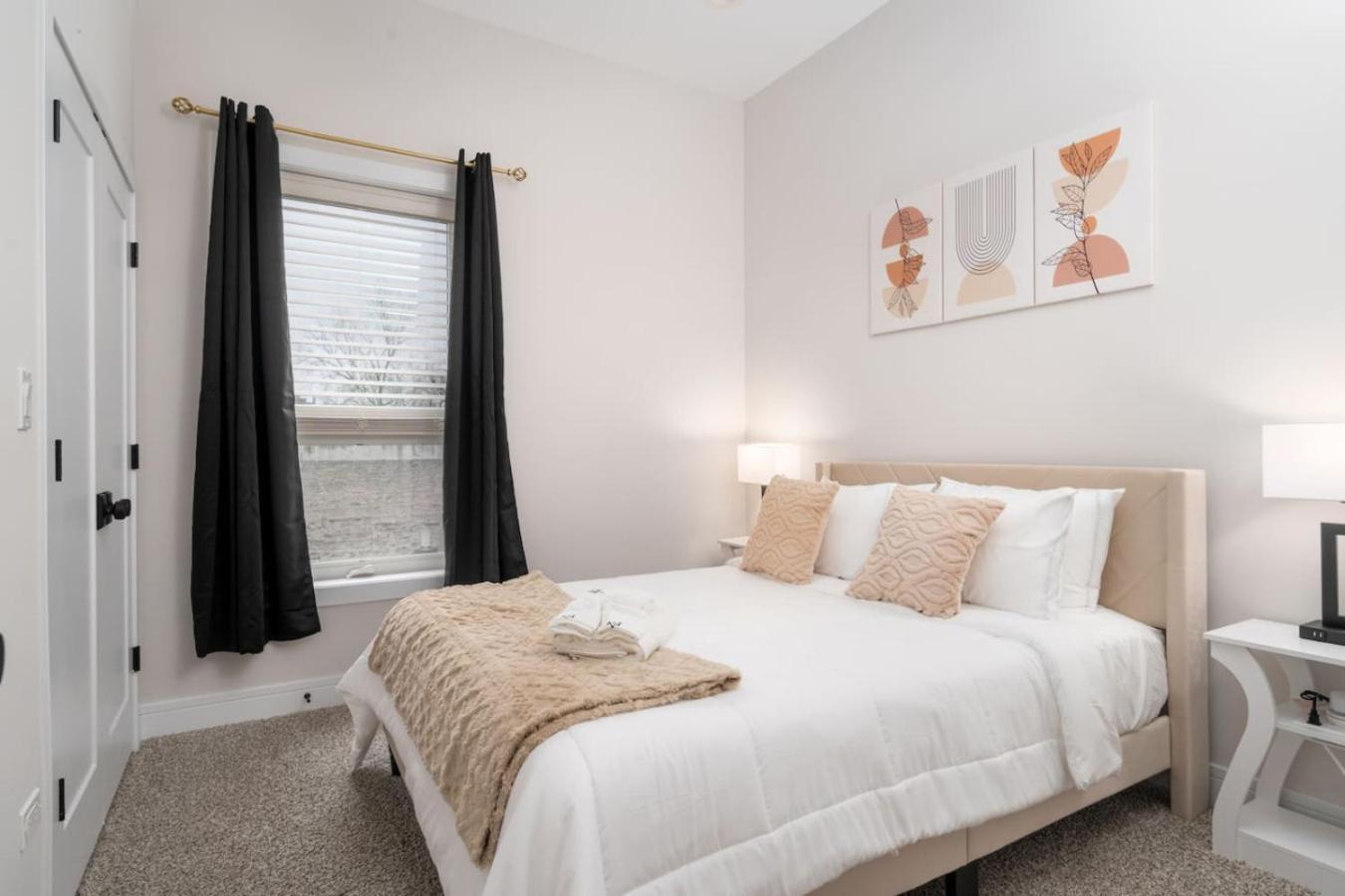 Modern 3br Near Dt Chi *