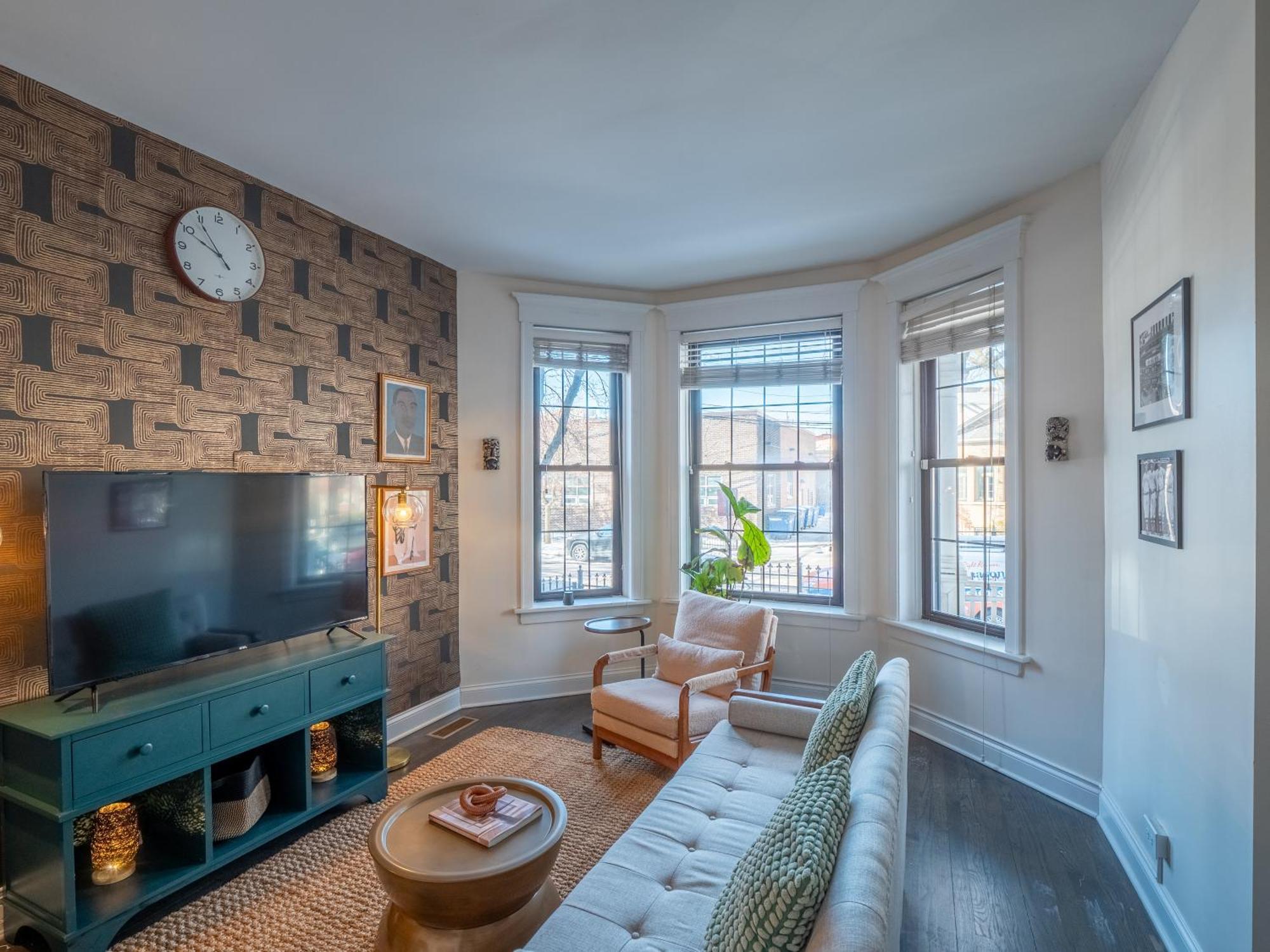 Wrigleyville Apartment