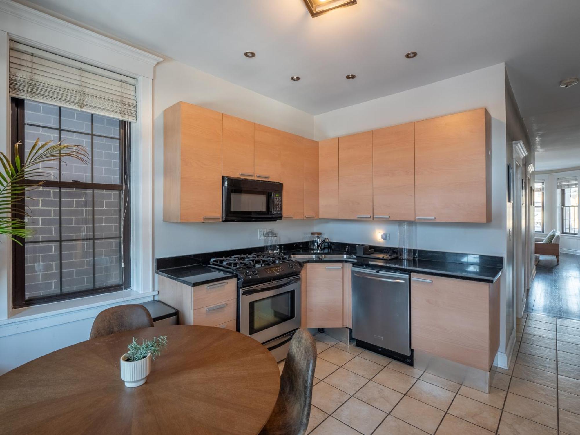 Apartment Wrigleyville