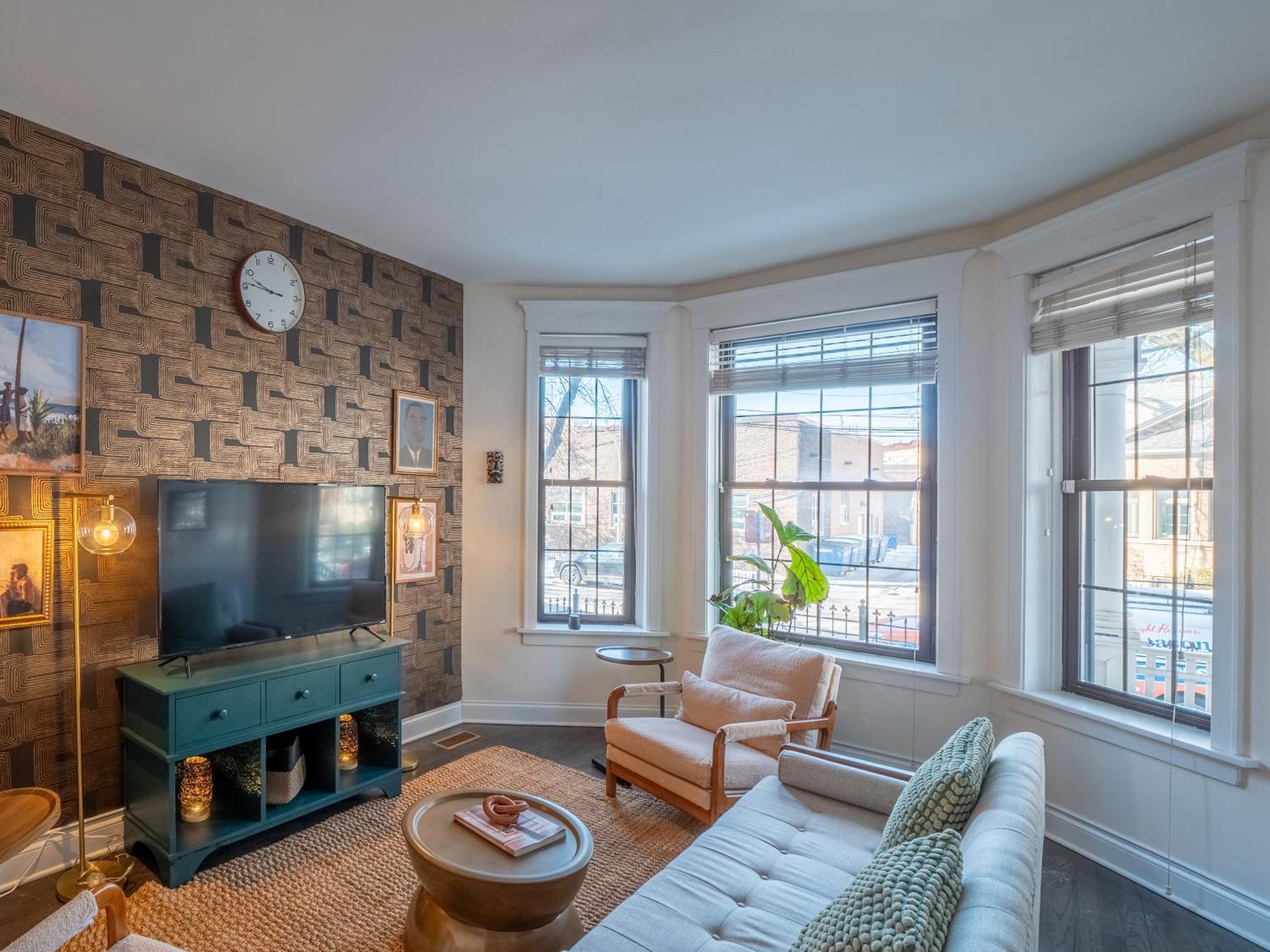 Wrigleyville Apartment Chicago