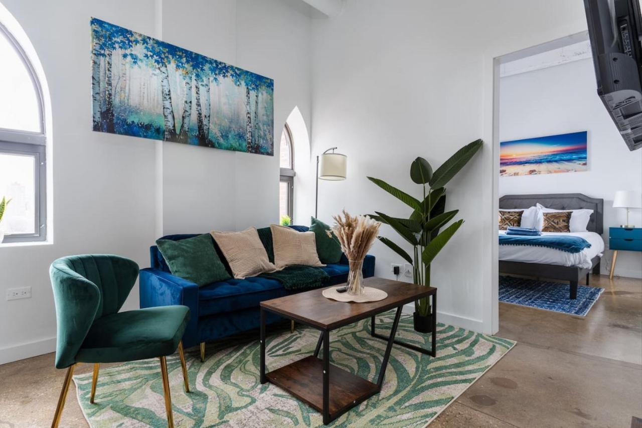 Peaceful Beachfront Loft Rooftop Gym *