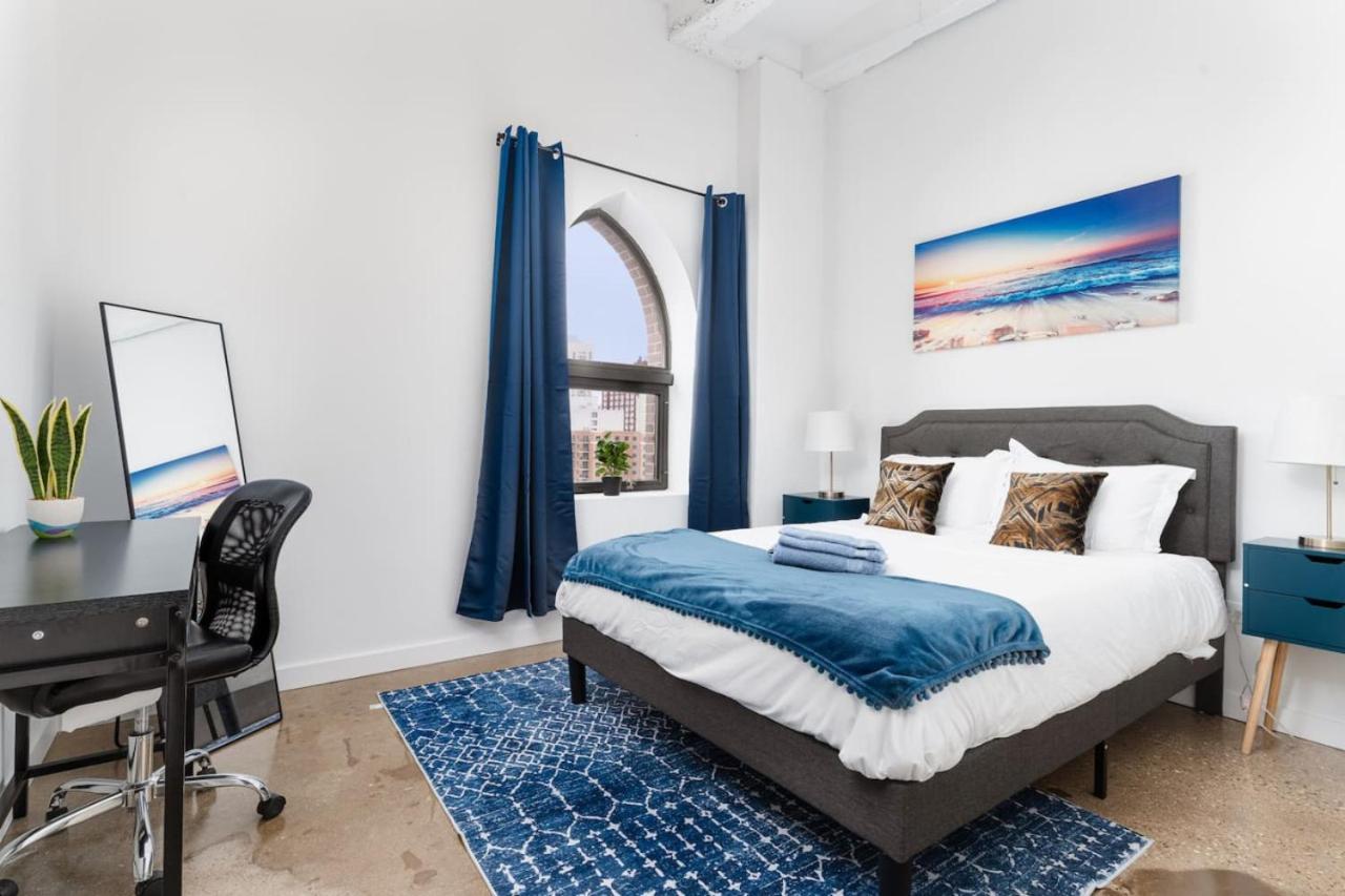 Peaceful Beachfront Loft Rooftop Gym Chicago