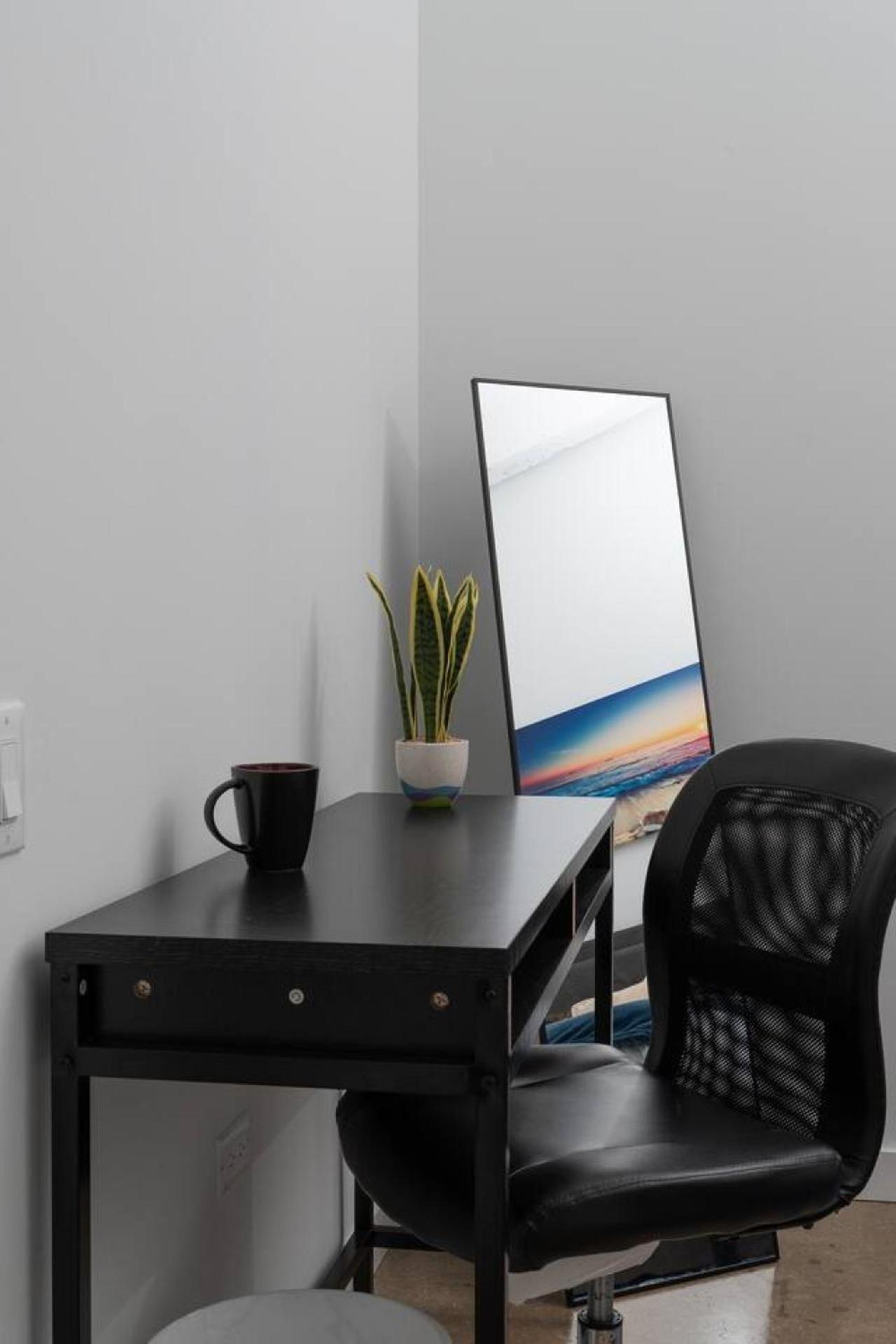 Peaceful Beachfront Loft Rooftop Gym Apartment