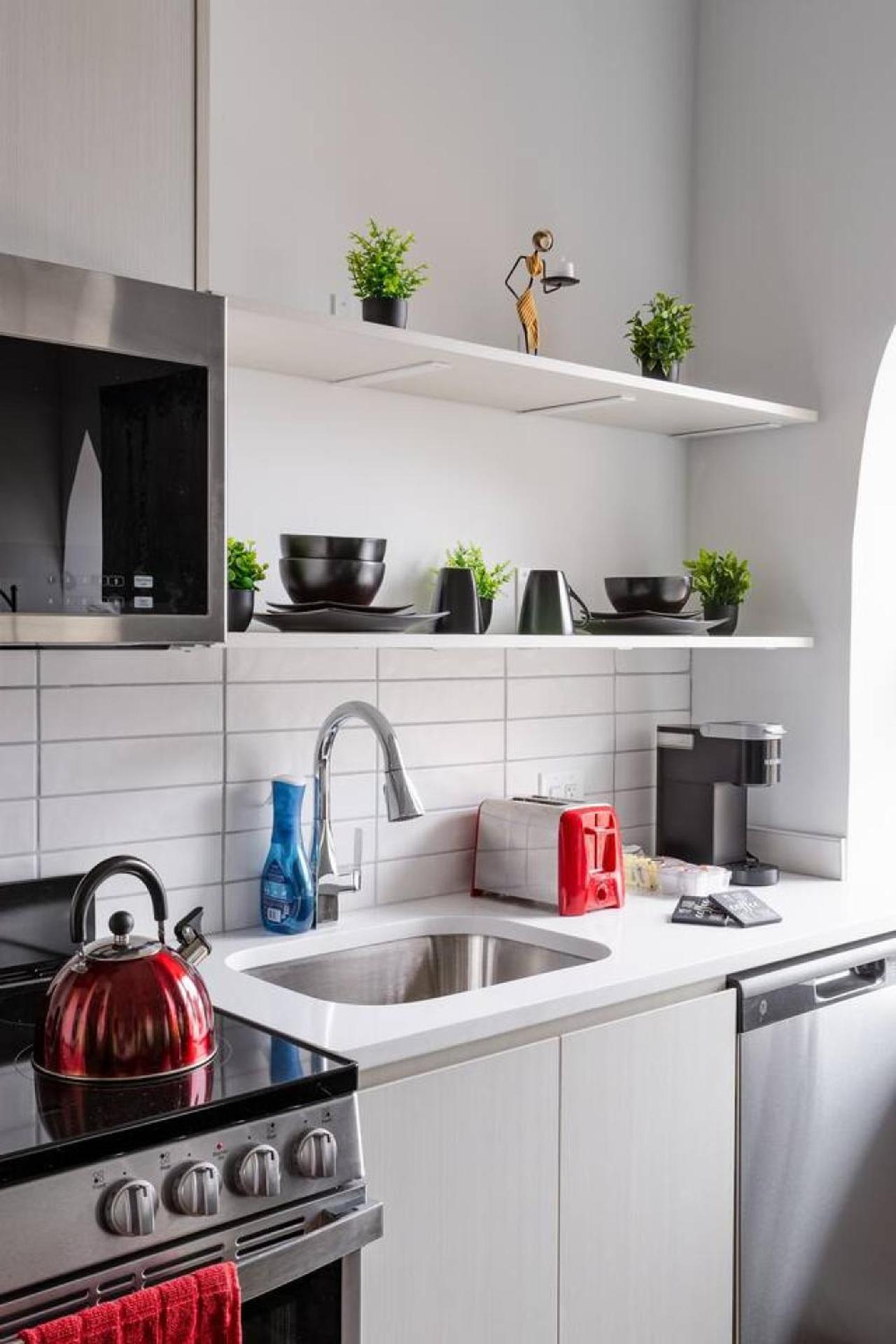 Peaceful Beachfront Loft Rooftop Gym Chicago