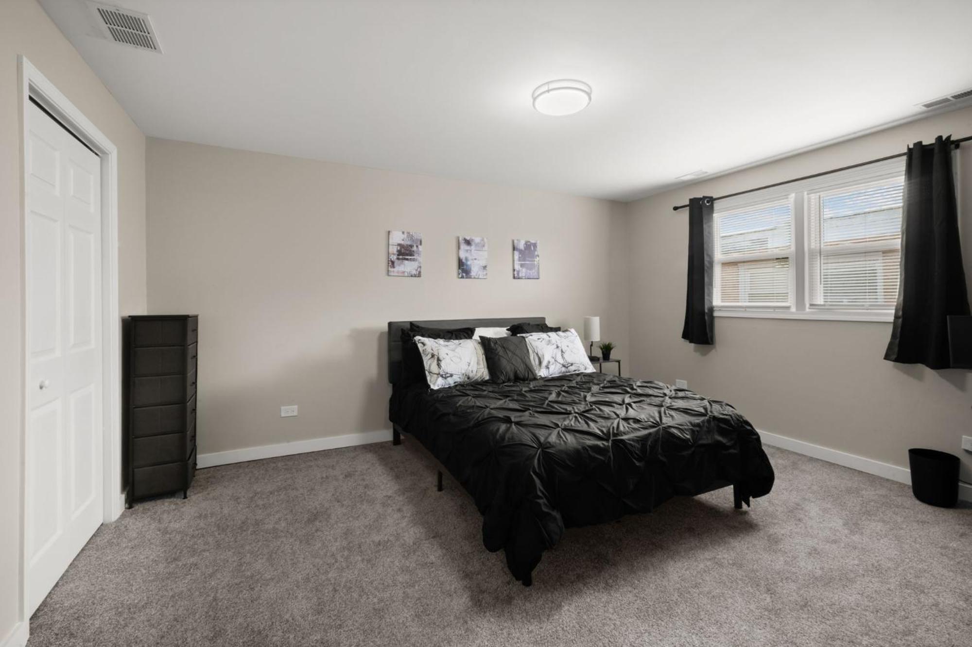 Quiet Townhome, Near Lakefront And Downtown - Superfast Wifi Apartamento