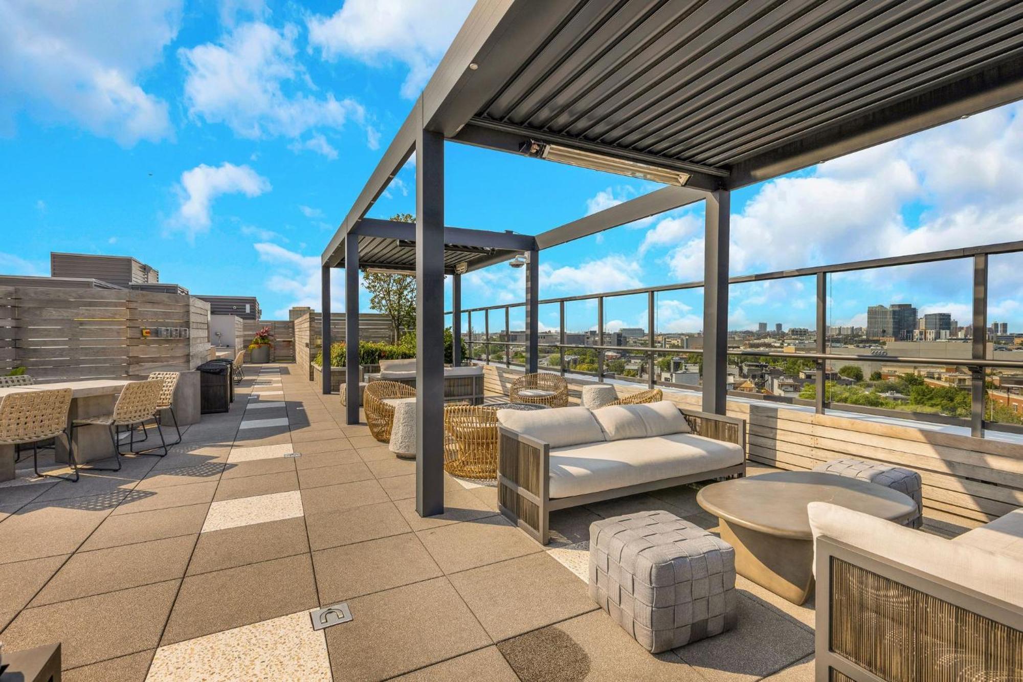 Luxurious 3bd Penthouse L Private Patio L Gym L Stunning Rooftop Apartment Chicago