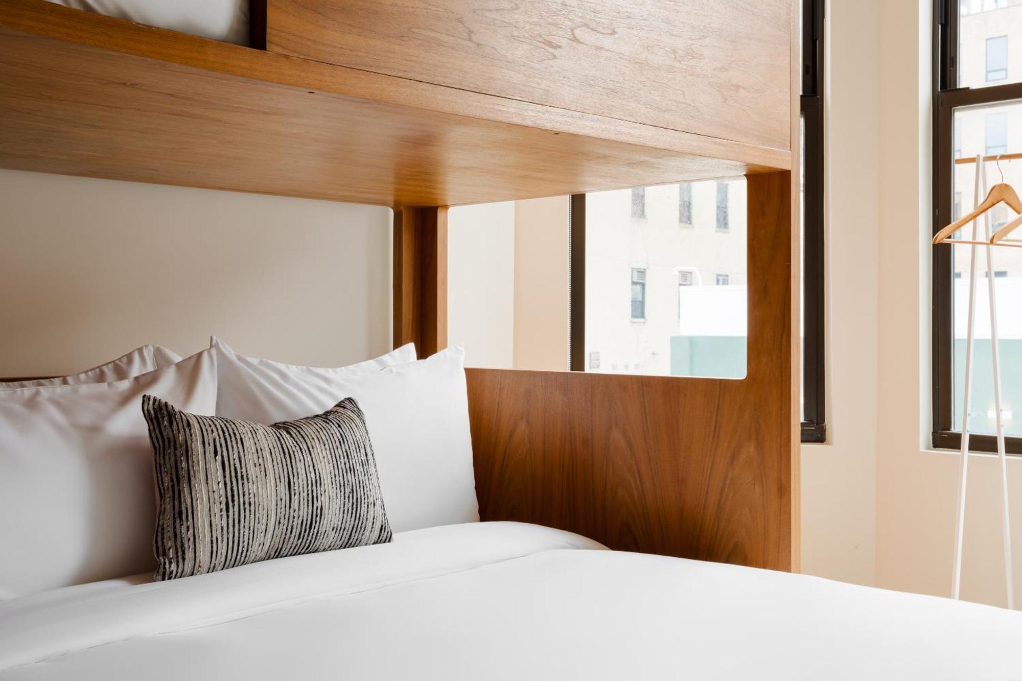 Found River North Hotel 3*