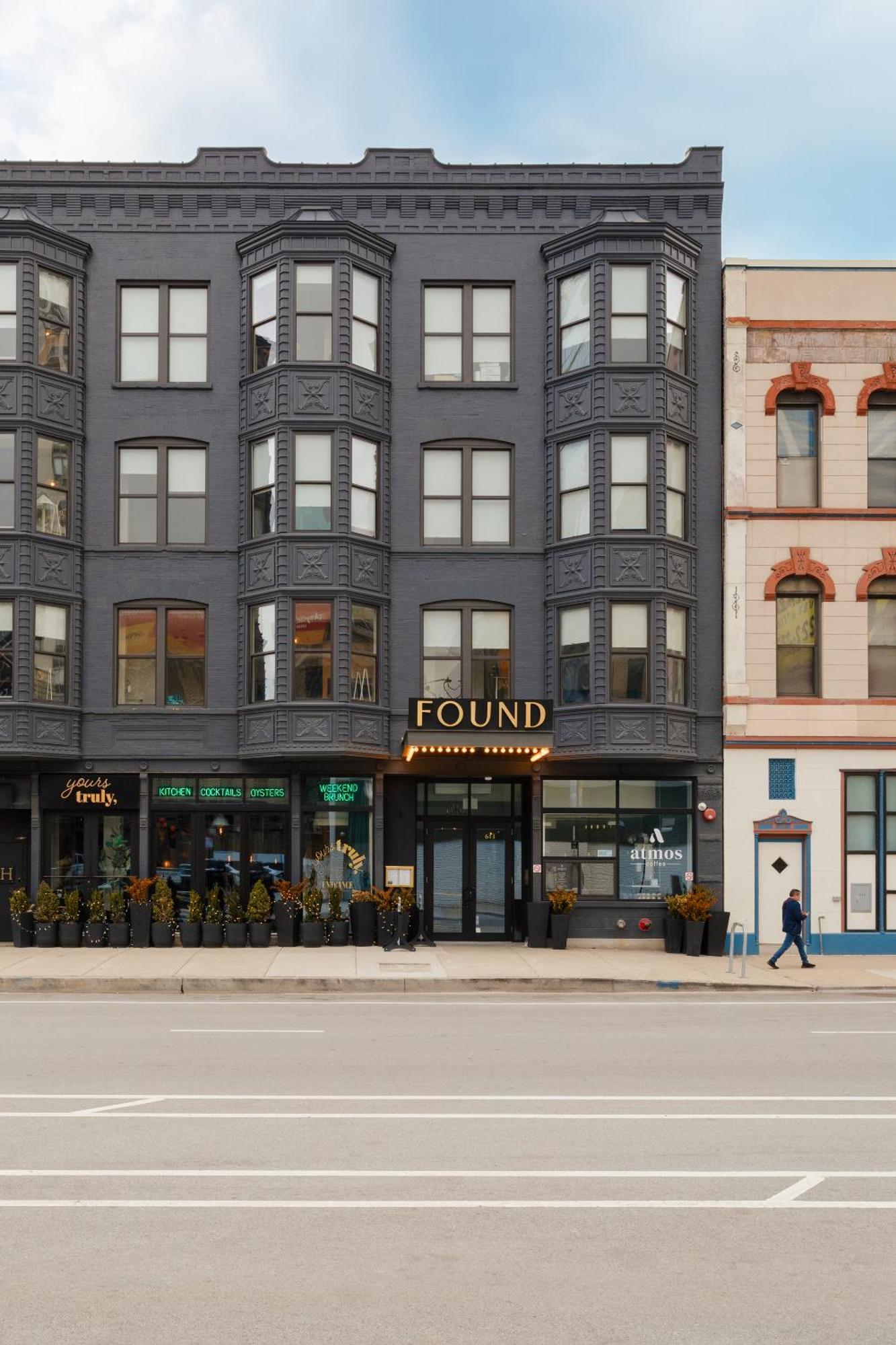 Hotel Found River North 3*