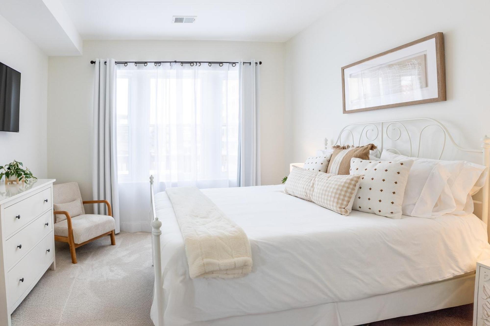 Apartment Uptown Bright & Modern - Steps To Lake, Train, Amazing Food & Free Parking Chicago