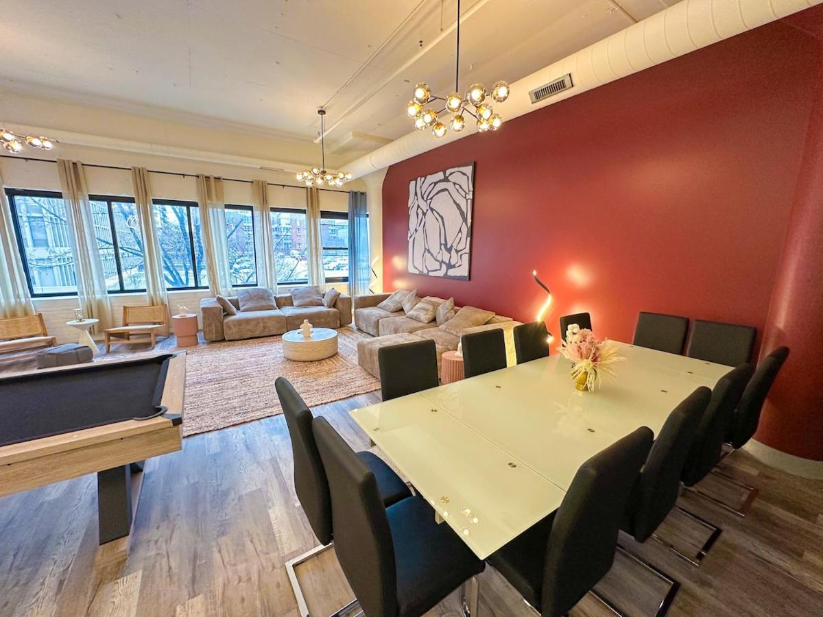 Luxury 6br With Pool Table Sleeps 12 Perfect For Group Near Mccormick Place, Grant Park And Soldier Field Chicago