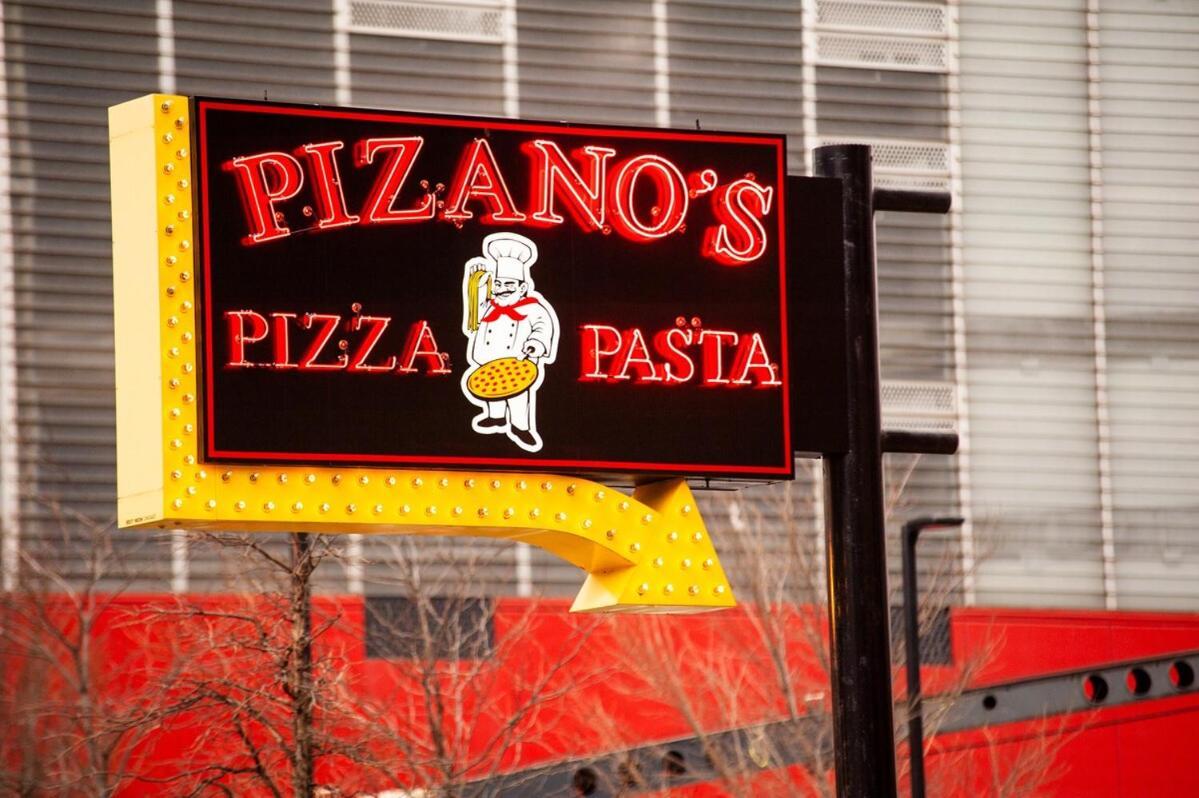 7 Star The Malia Oasis 3br 1 Half Bath Office Space Chicago