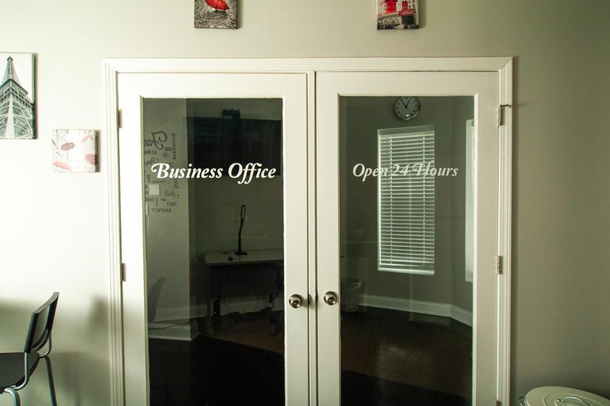 Apartment 7 Star The Malia Oasis 3br 1 Half Bath Office Space