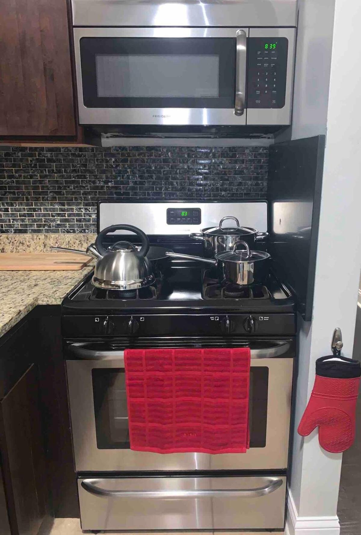 7 Star The Malia Oasis 3br 1 Half Bath Office Space Apartment Chicago