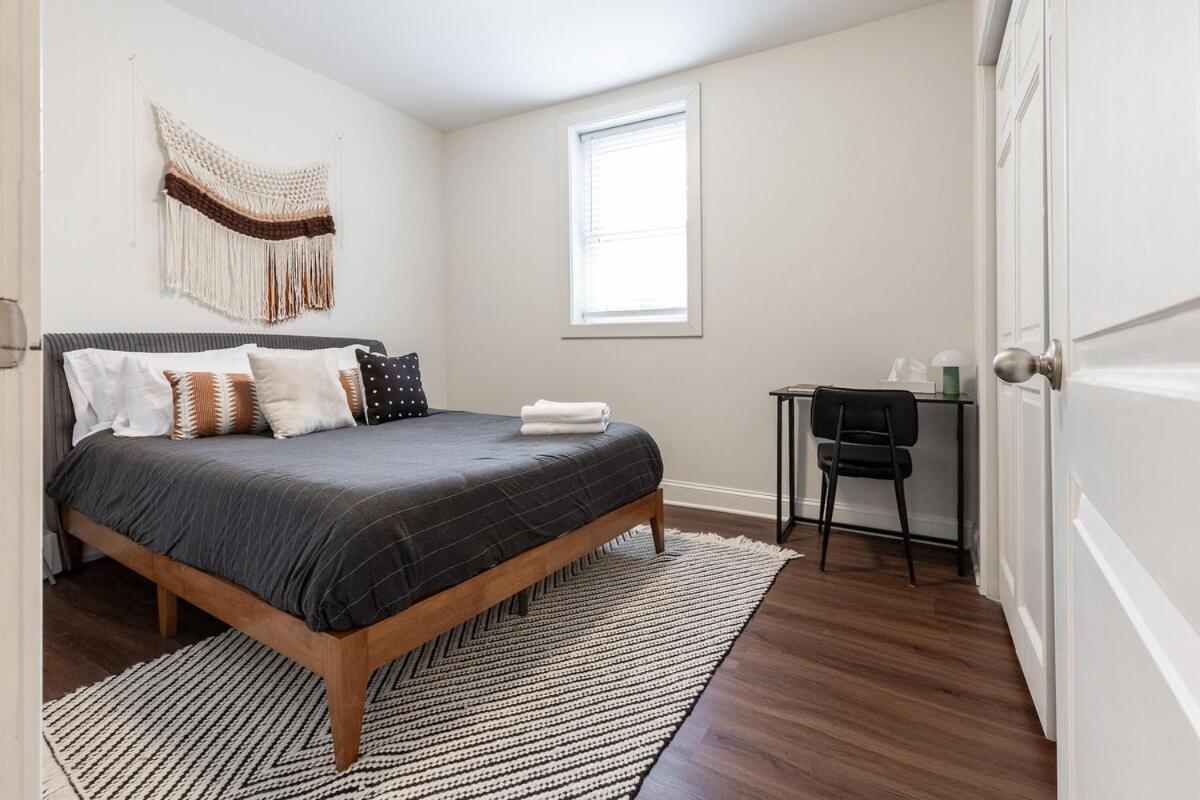 Modern In Trendy Avondale Neighborhood With Free Parking *