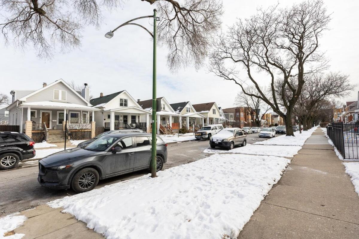 Modern In Trendy Avondale Neighborhood With Free Parking