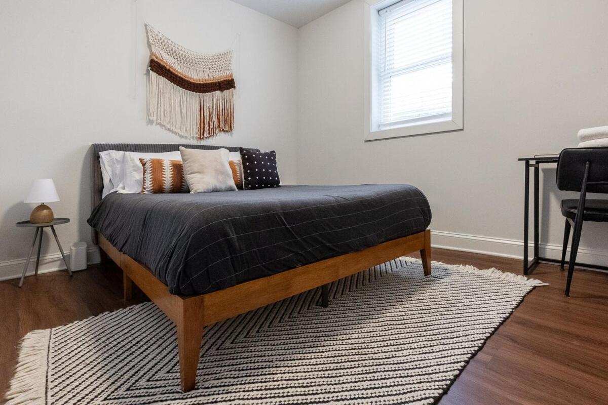 Modern In Trendy Avondale Neighborhood With Free Parking *