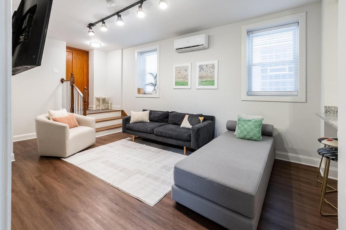 Modern In Trendy Avondale Neighborhood With Free Parking *