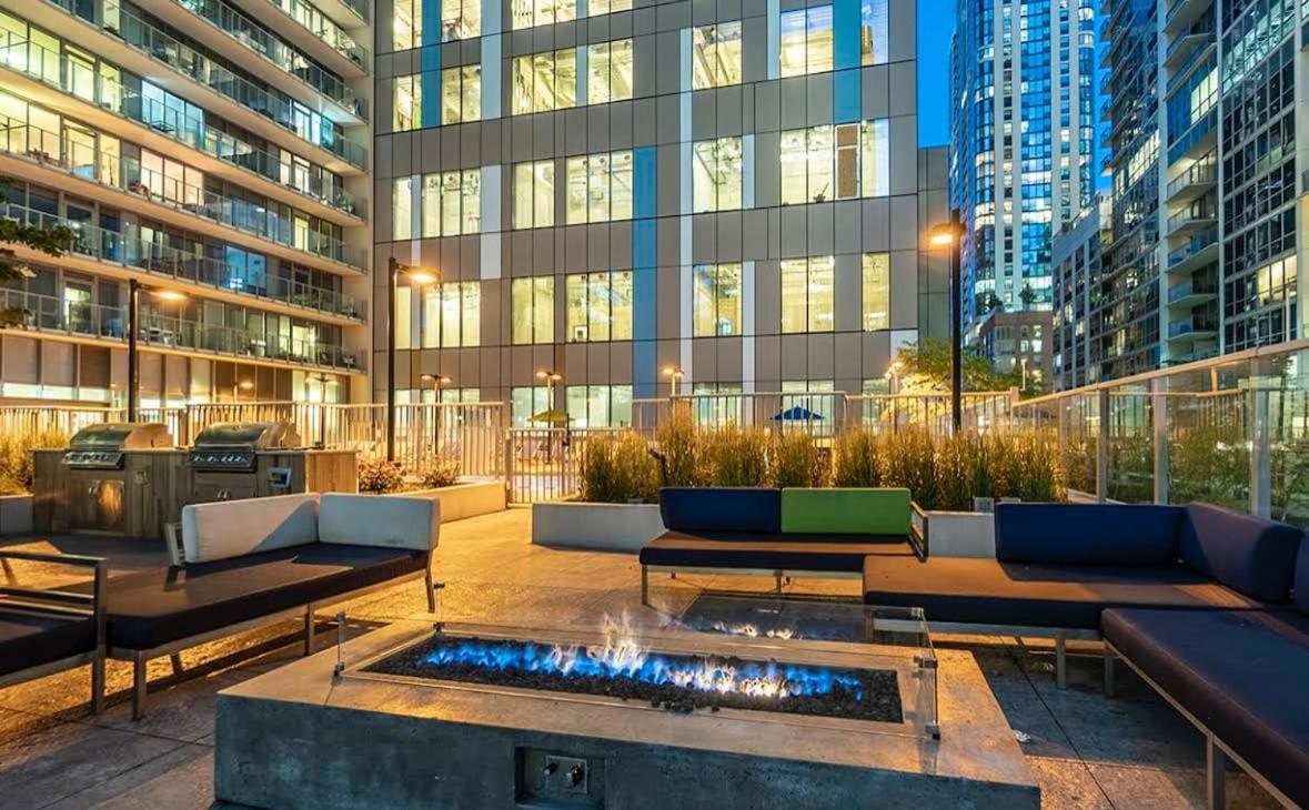 The View In America Apartment Chicago