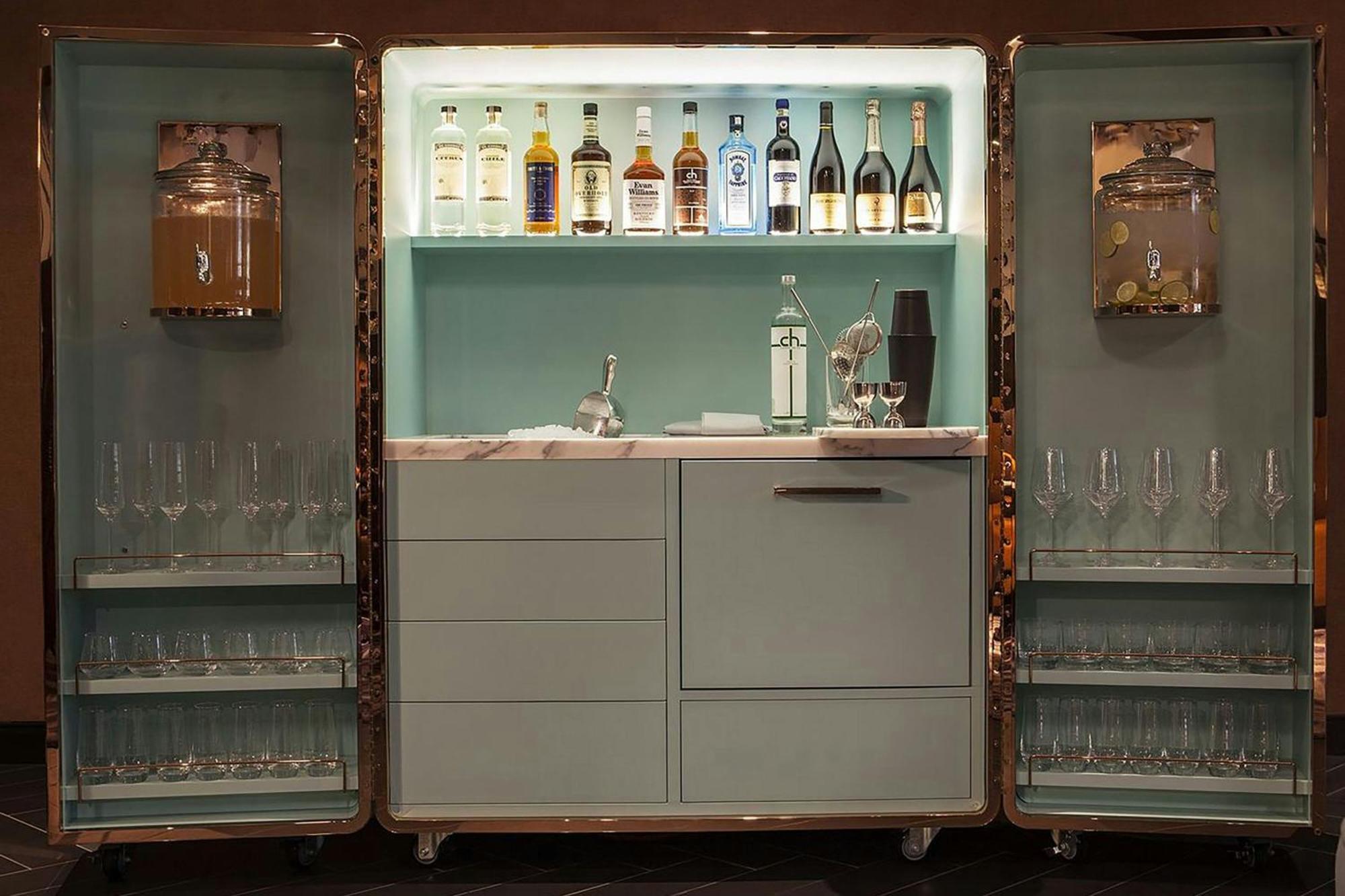 Emc2, Autograph Collection Hotel 4*