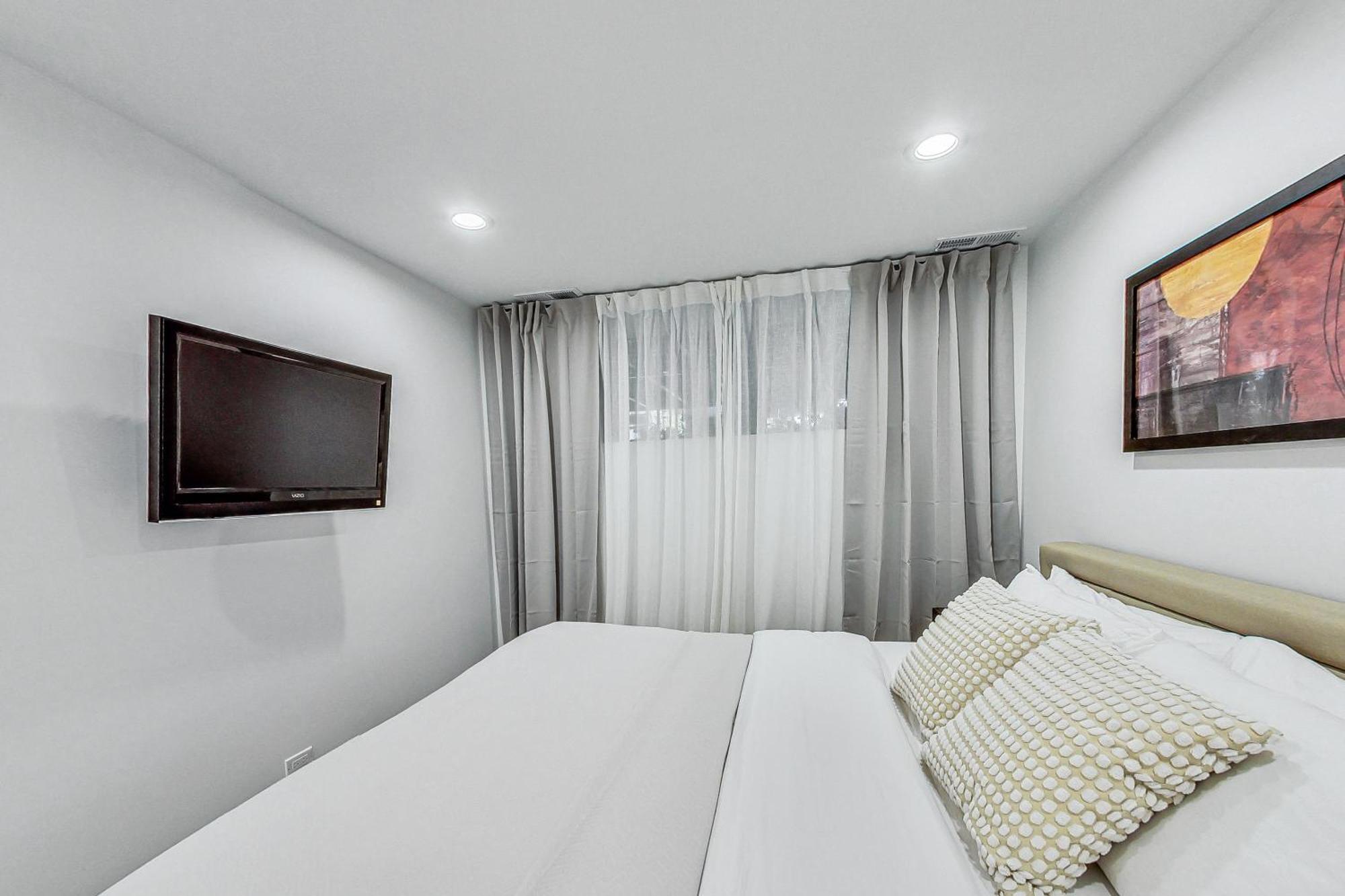 Apartment Luxurious Lincoln Park With Gourmet Kitchen *