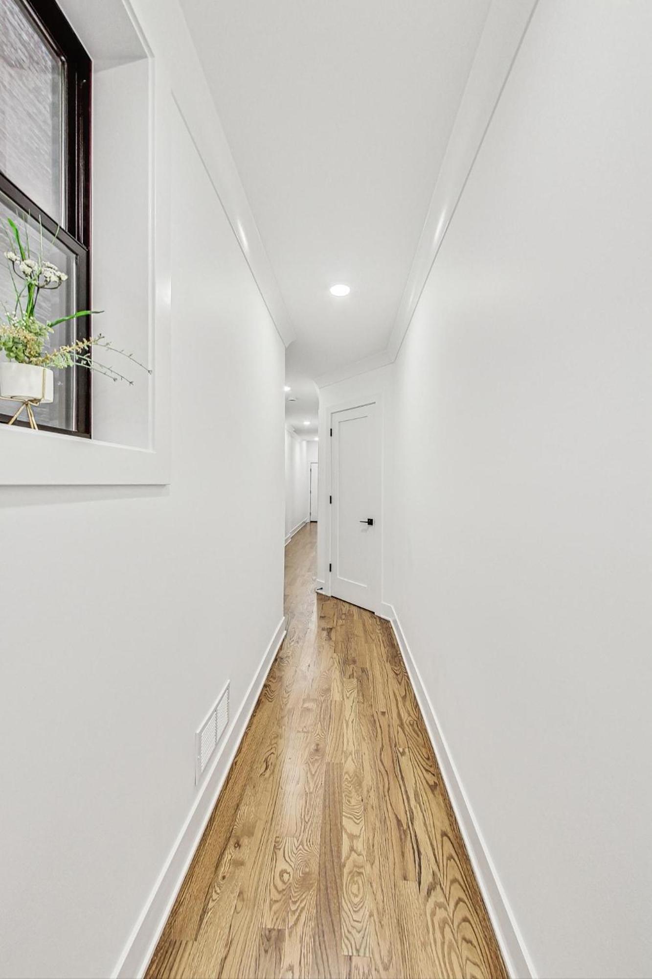 Luxurious Lincoln Park With Gourmet Kitchen Apartment