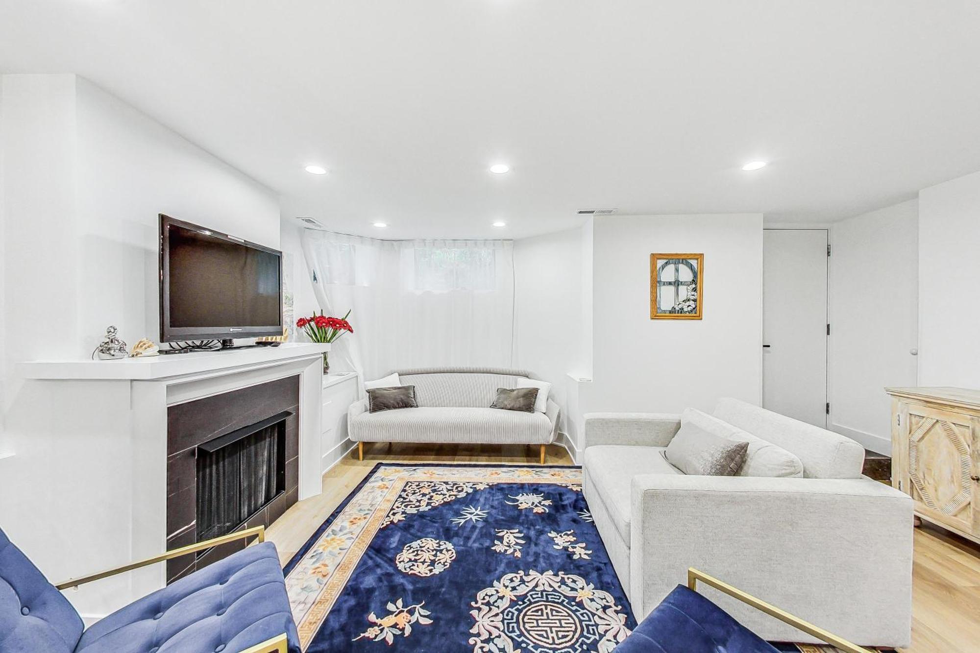 Apartment Luxurious Lincoln Park With Gourmet Kitchen