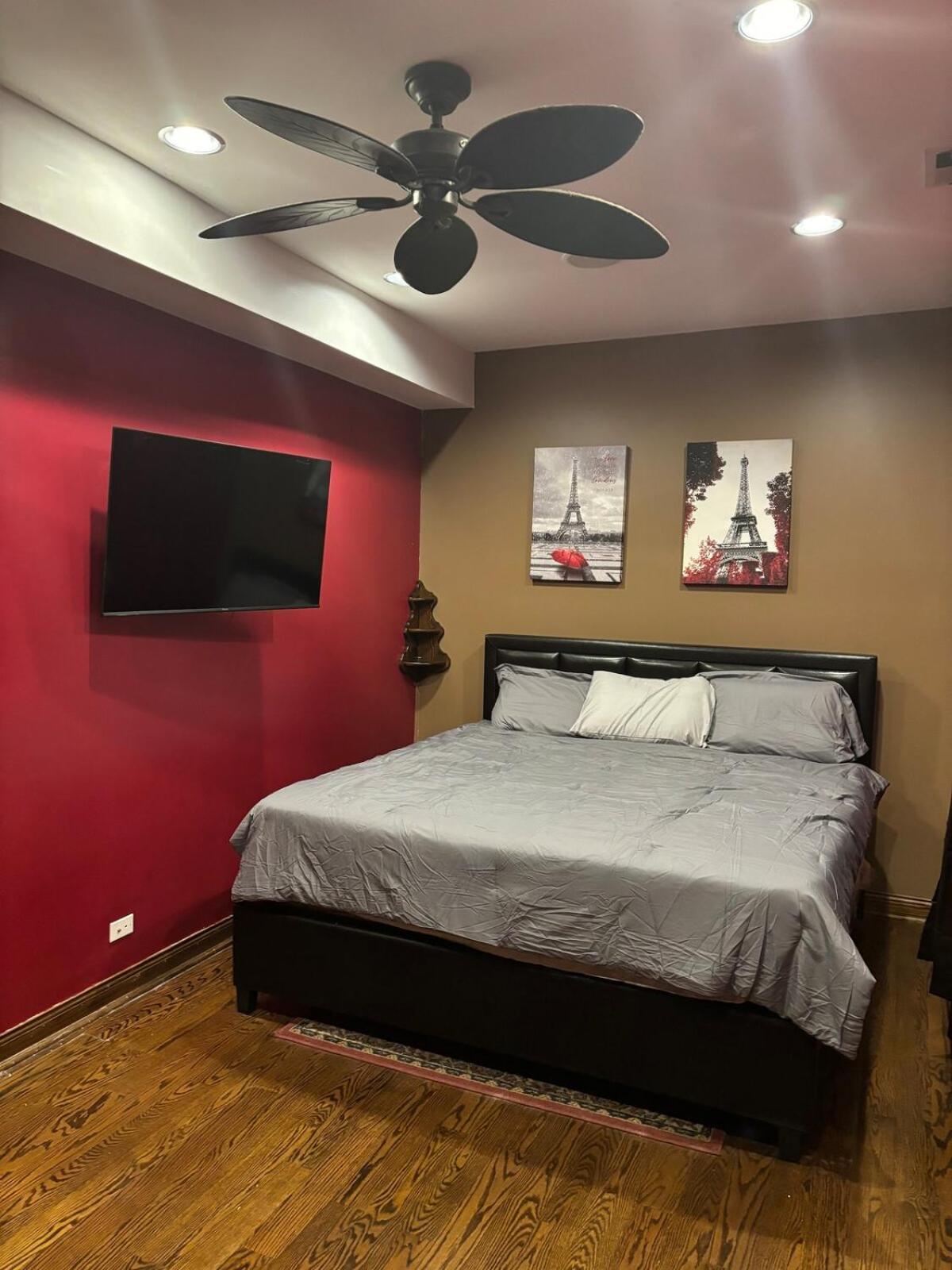 Wicker Park Loft Style Apartment