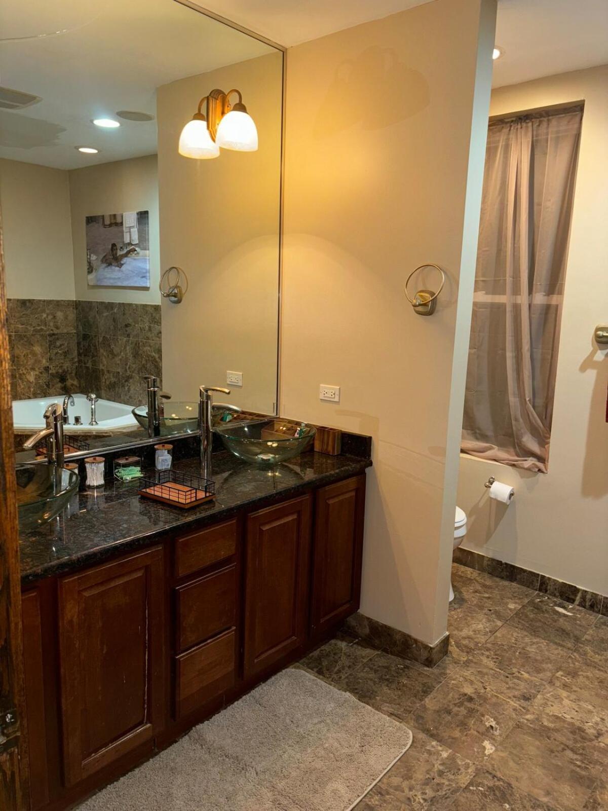 Wicker Park Loft Style *