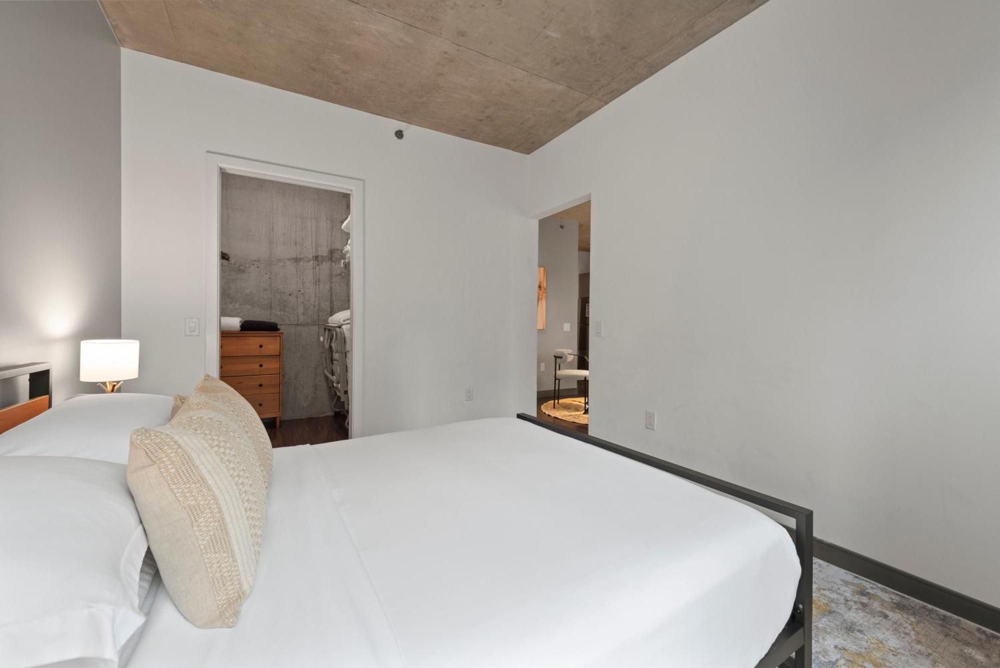 Apartment Linea Luxury Living With Indoor Pool And Rooftop Views In The Loop *