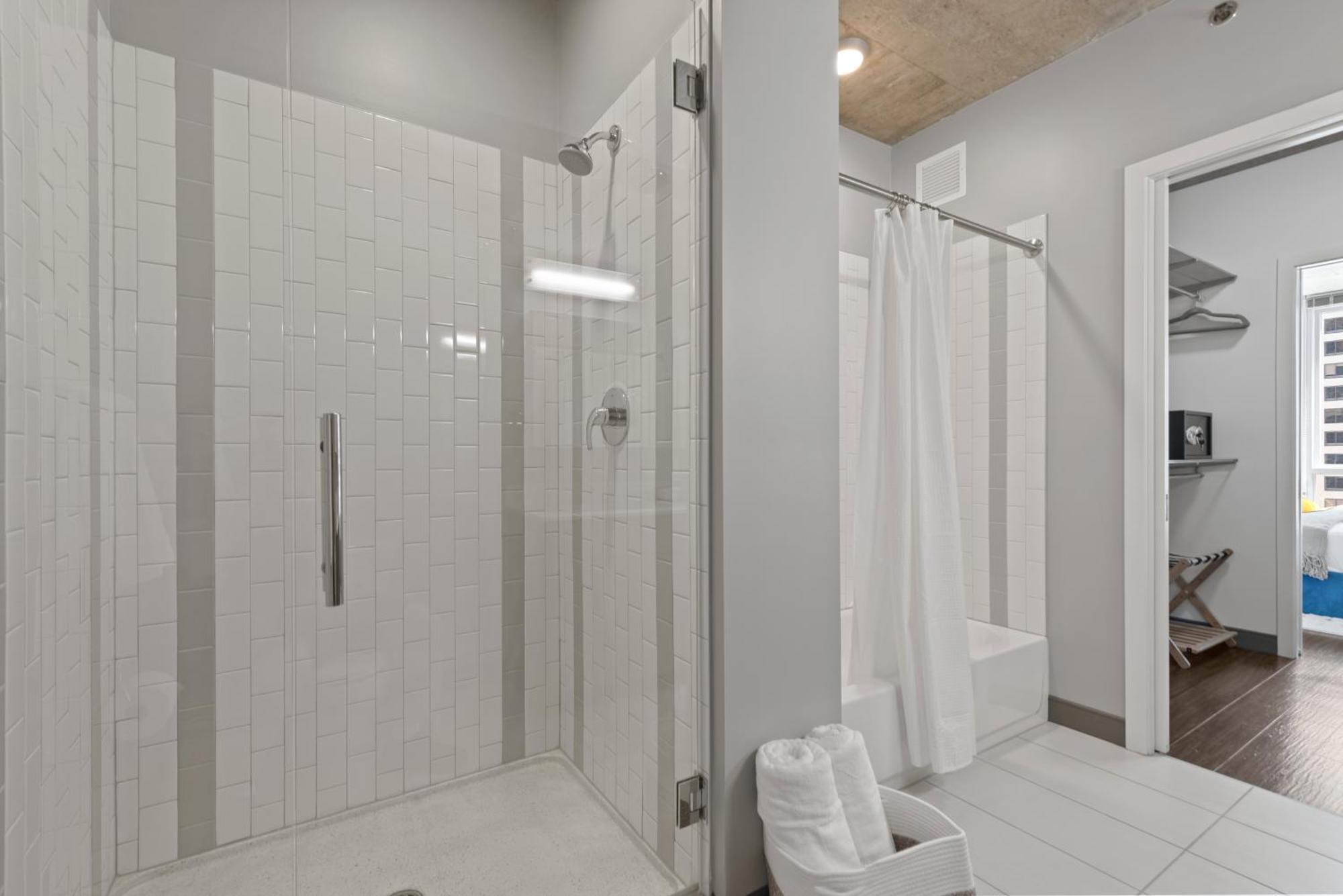 Linea Luxury Living With Indoor Pool And Rooftop Views In The Loop *